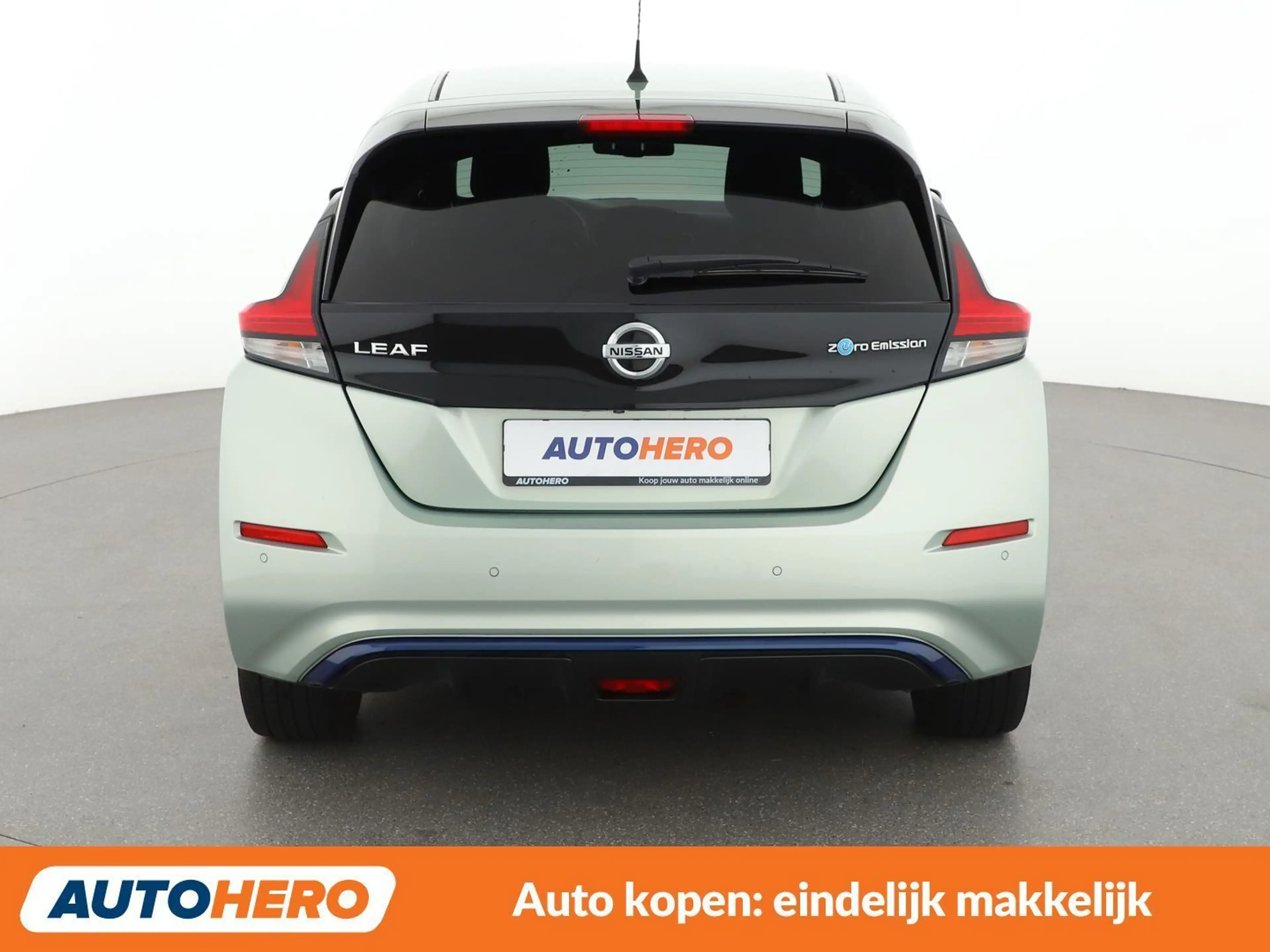 Nissan Leaf electric drive 110 kW 2 Zero Edition — photo 5