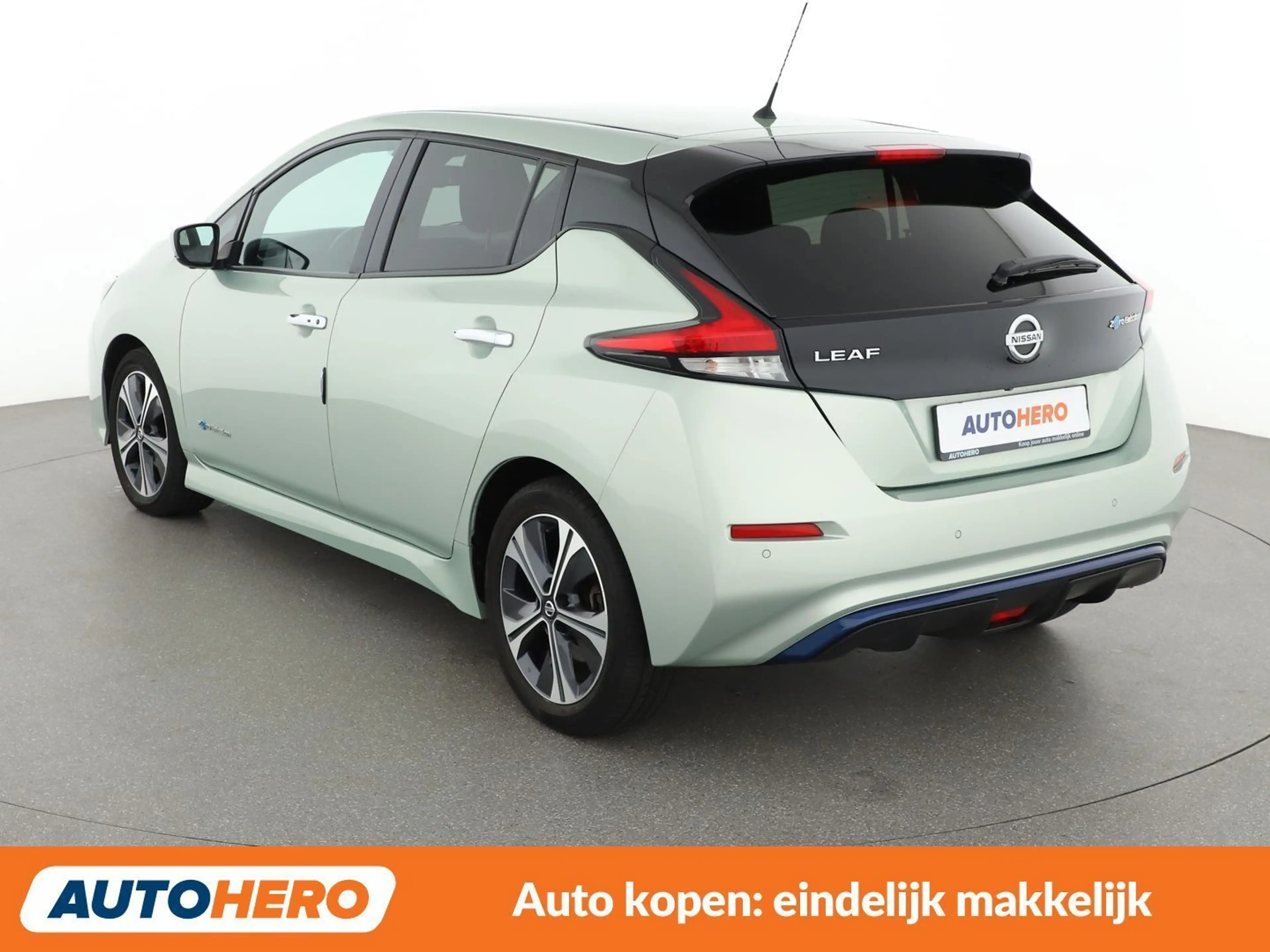 Nissan Leaf electric drive 110 kW 2 Zero Edition — photo 4