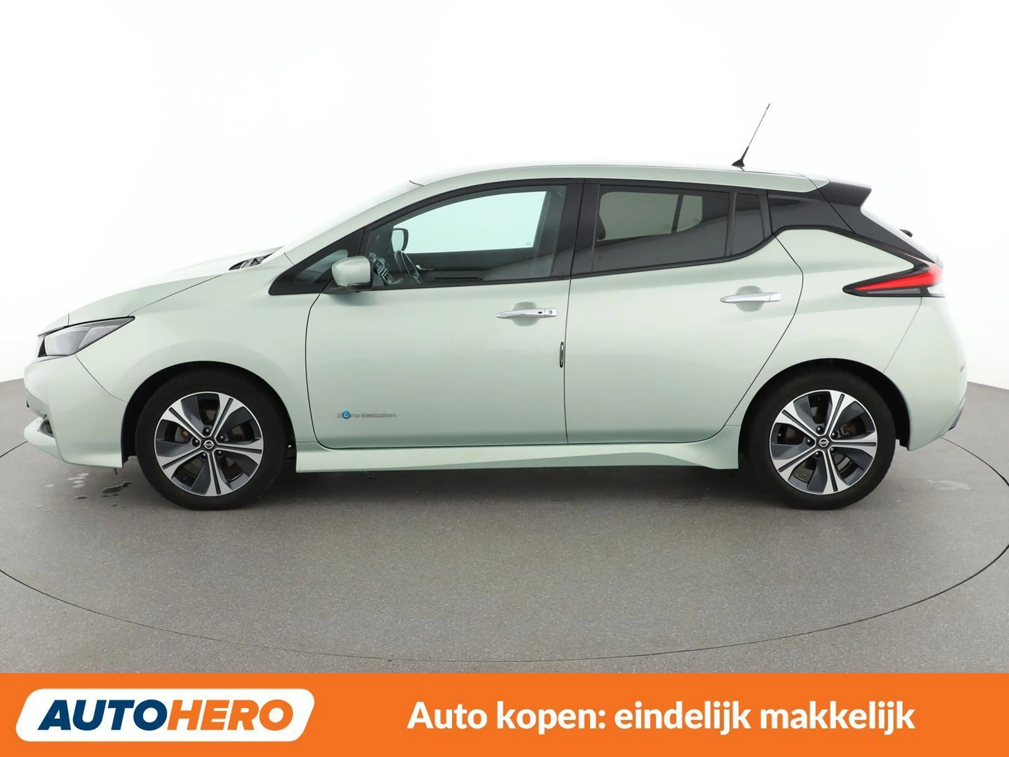 Nissan Leaf electric drive 110 kW 2 Zero Edition — photo 3