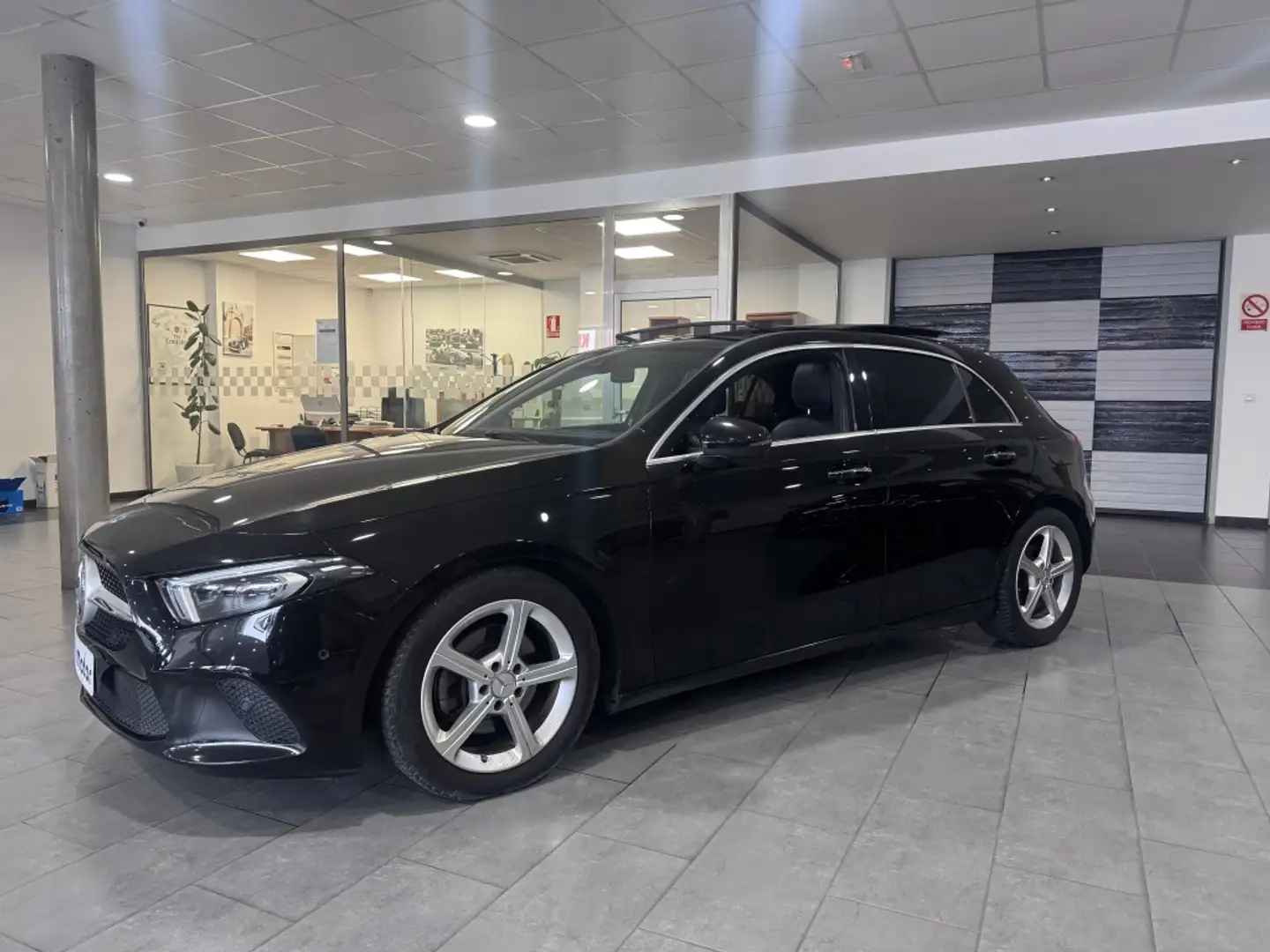 Mercedes-Benz A 200 200d 8G-DCT Negro - 2