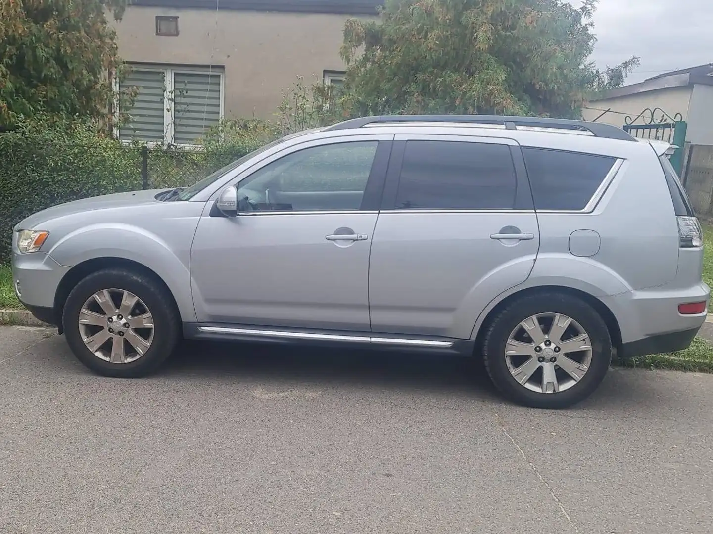 Mitsubishi Outlander Outlander 2,2 DI-D Instyle Instyle Silber - 2