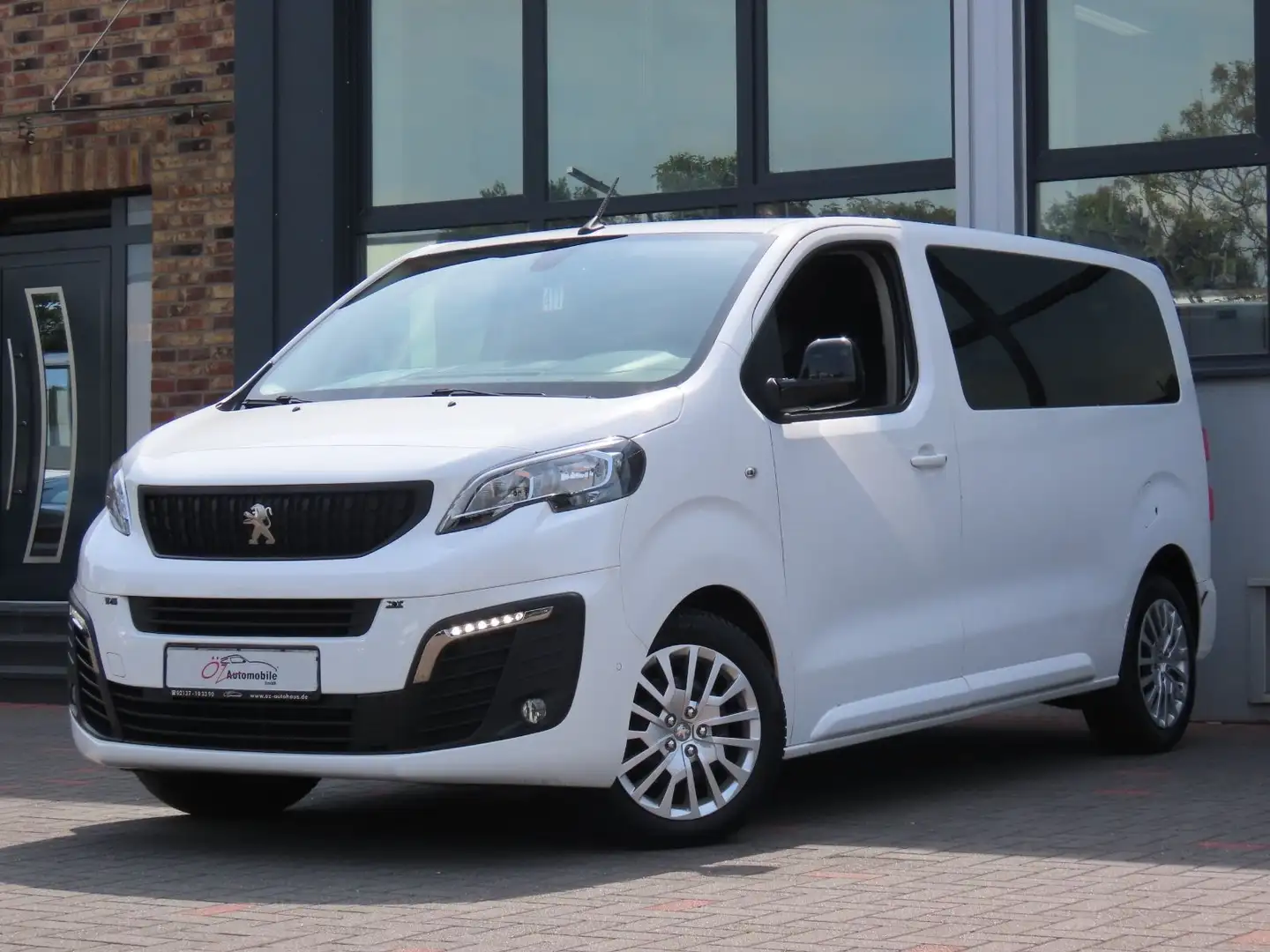 Peugeot Traveller Business L2 Aut. Navi 9-Sitze Kamera Blanc - 2