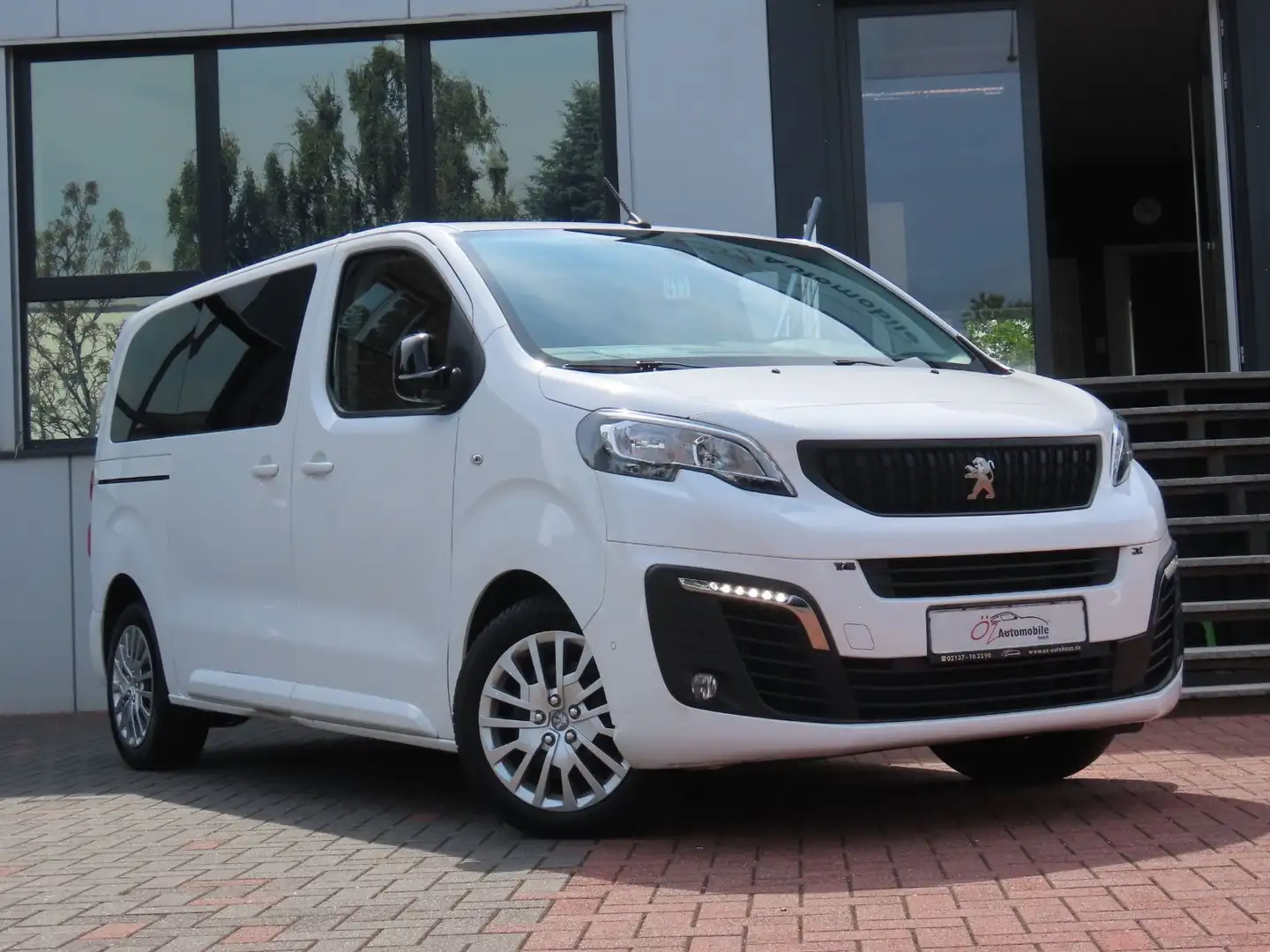 Peugeot Traveller Business L2 Aut. Navi 9-Sitze Kamera Blanc - 1