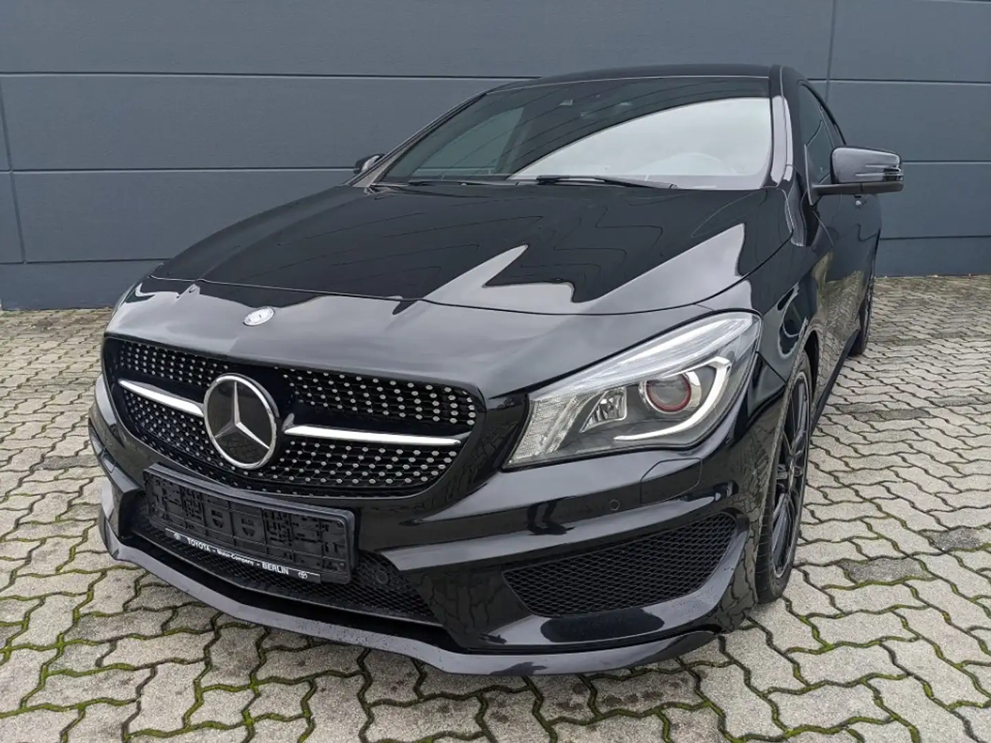 Mercedes-Benz CLA 250 2.0l AMG-Line Leder Bi-Xenon Navi Schwarz - 2