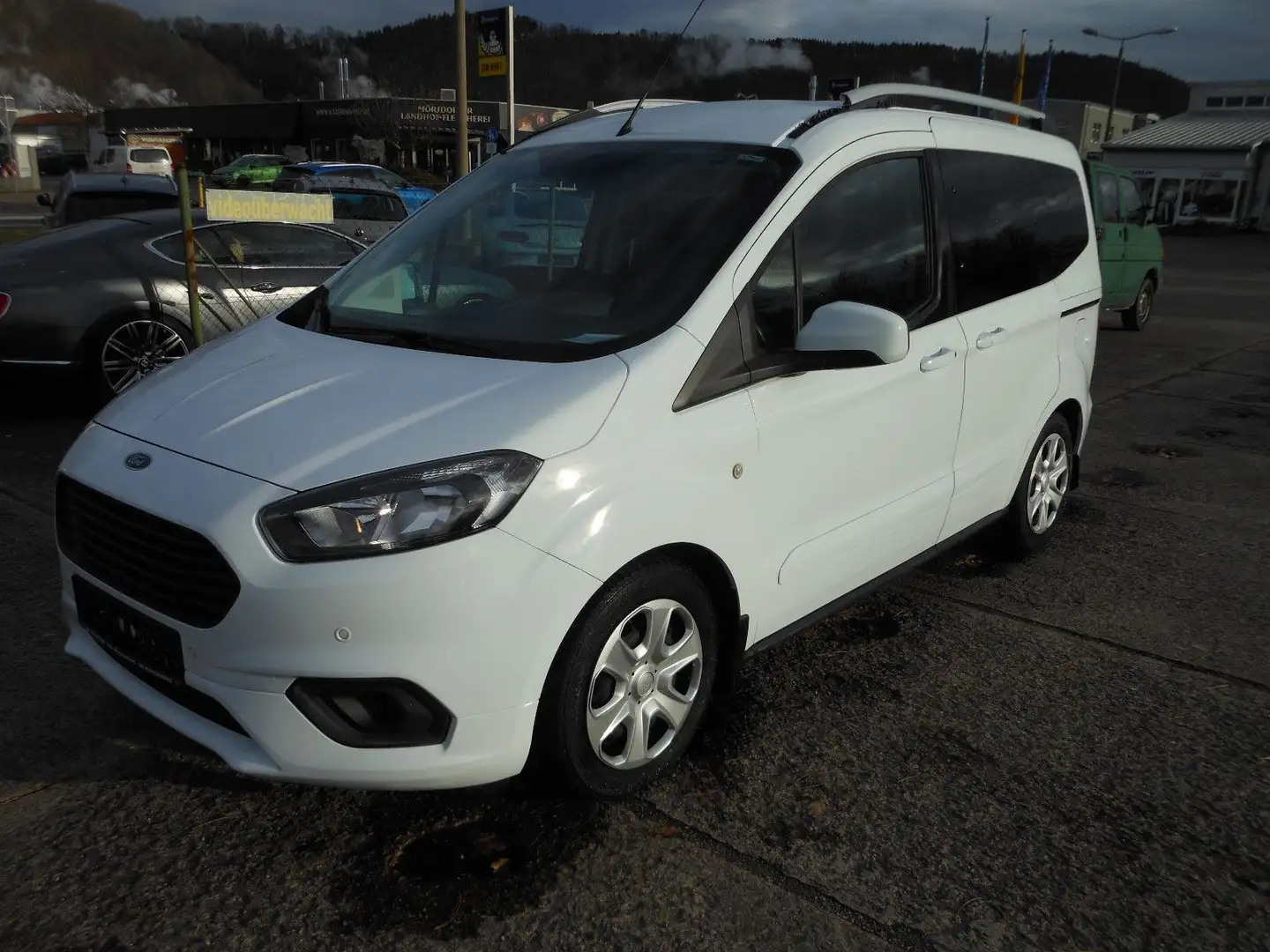 Ford Tourneo Courier **Wenig Kilometer** Weiß - 1
