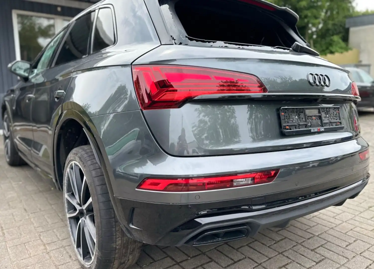 Audi Q5 40 TDI quattro S line / Bang & Olufsen / LED Grau - 1