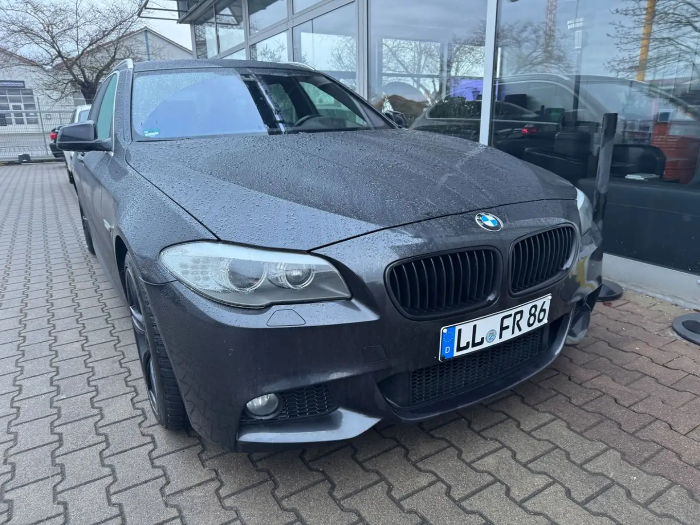 BMW 530 d Touring Xenon M Paket Leder Navi Grau - 2