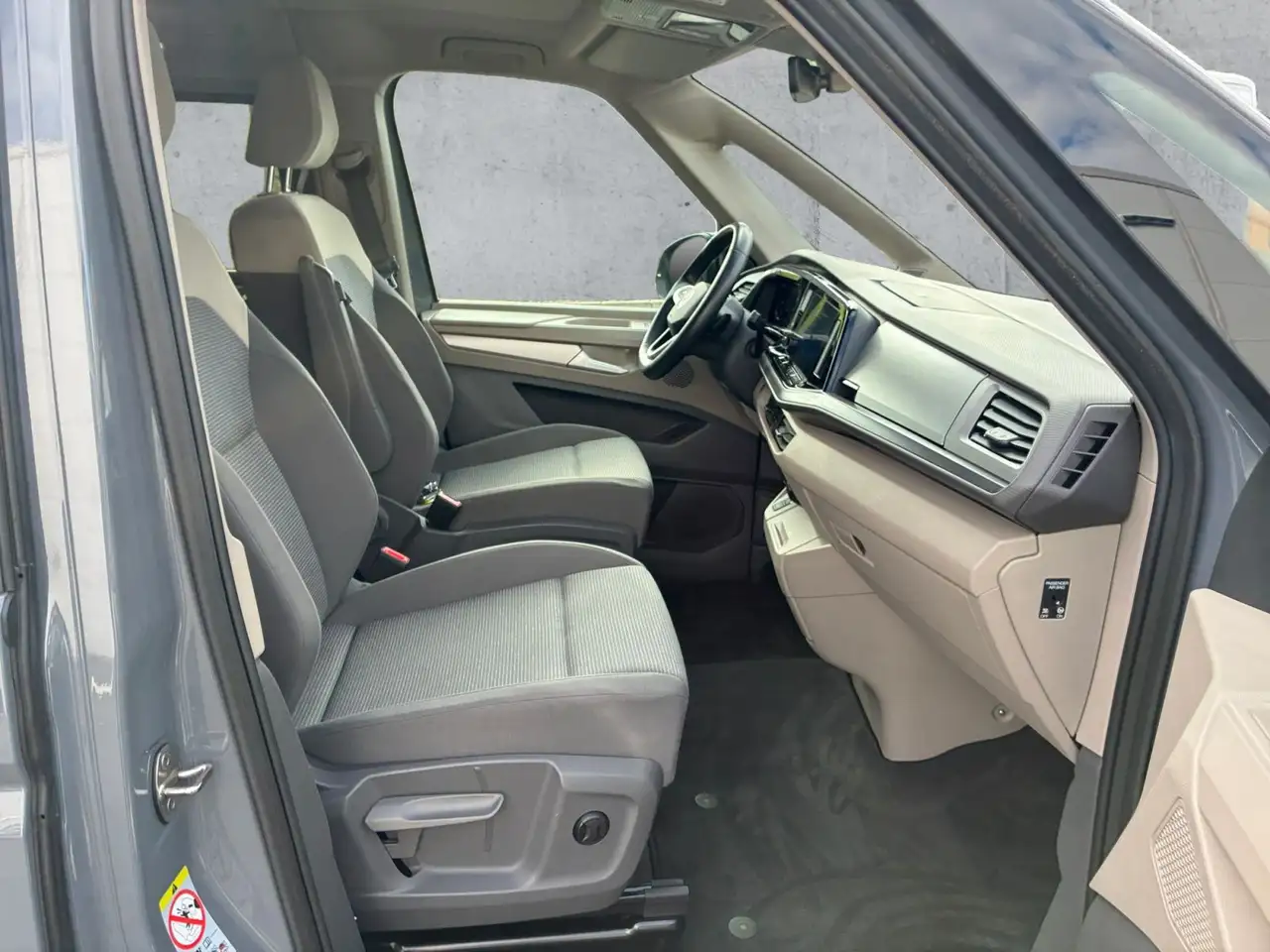 Volkswagen T7 Multivan 2.0 TDI DSG IQ.LIGHT+NAVI+RFK+AHK, миниатюра 13