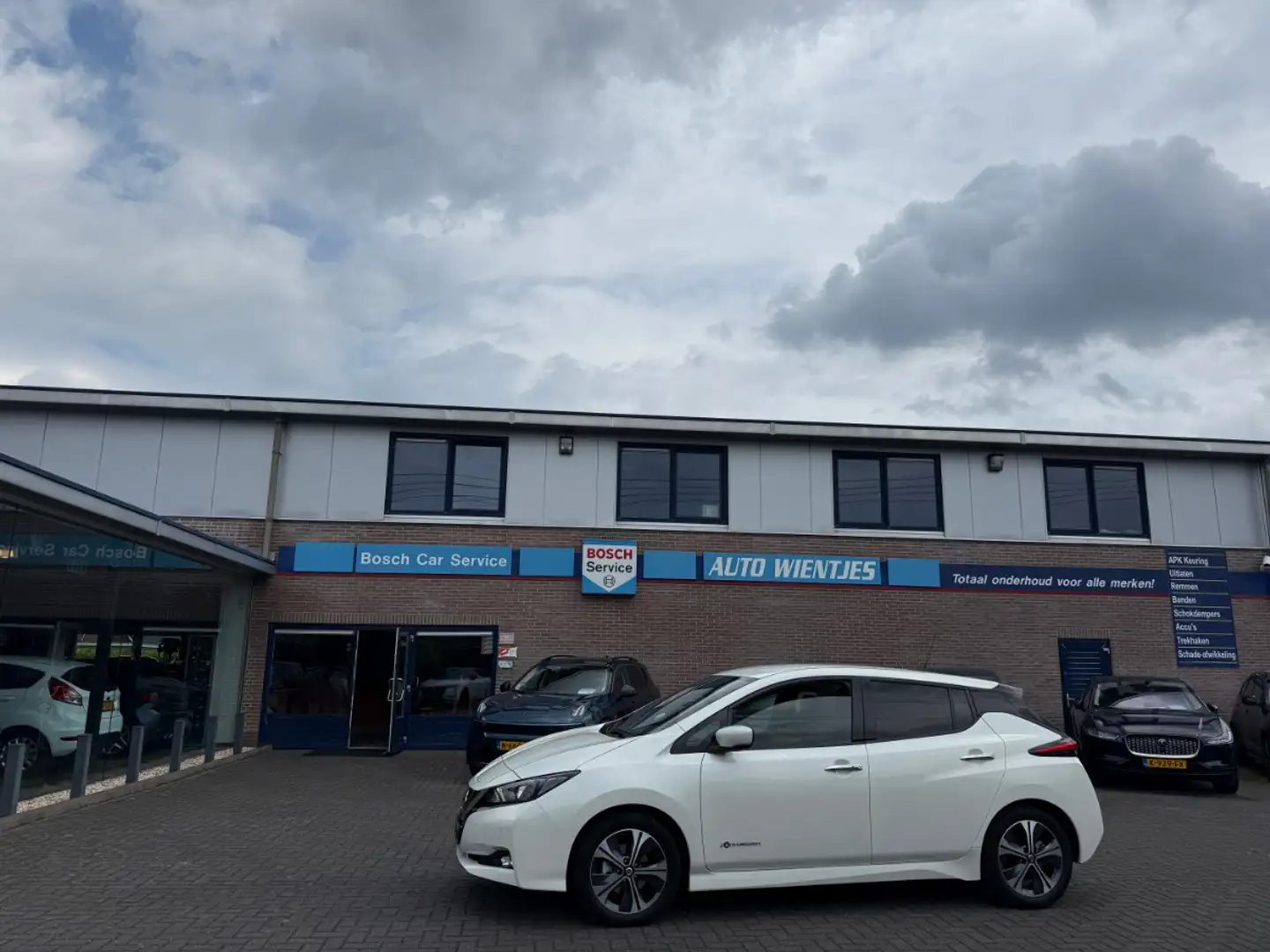 Nissan Leaf N-Connecta 40kWh | SOH 98% | Navi | Carplay Wit - 1