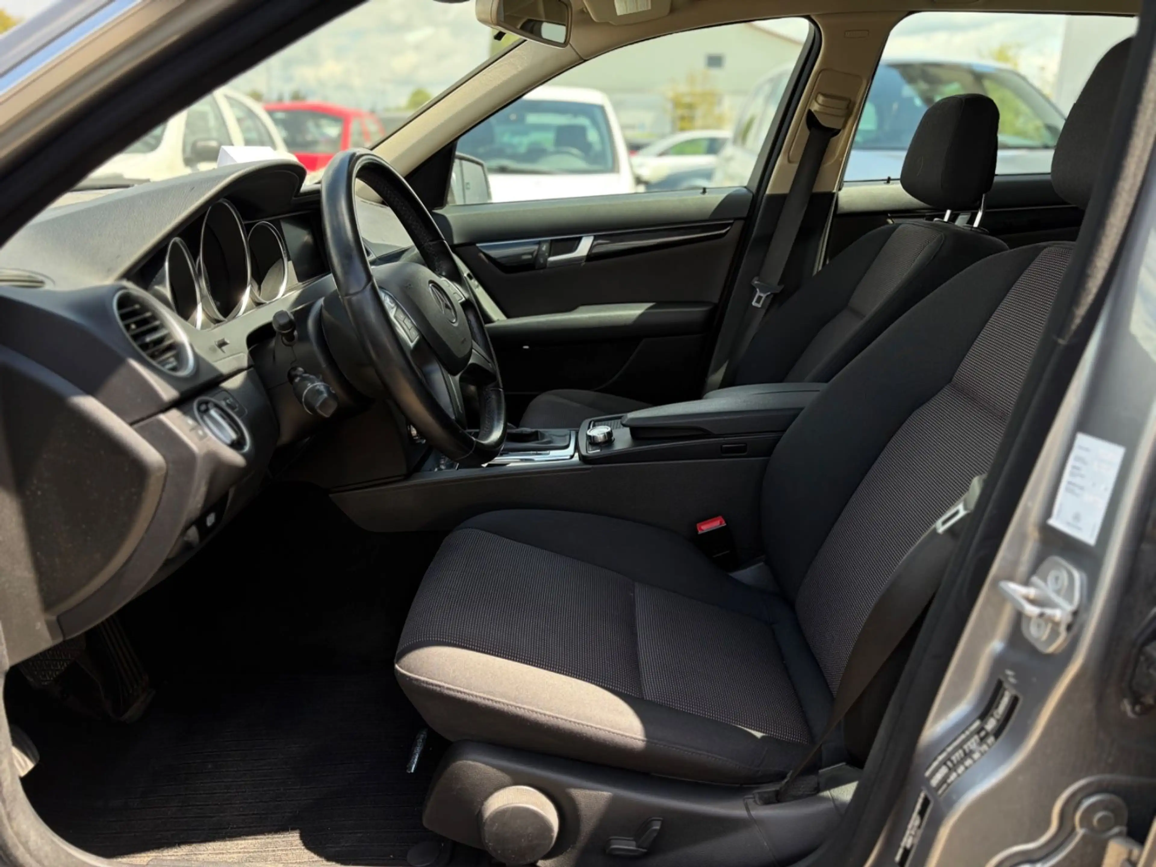 Mercedes-Benz C 250 T CDI BlueEfficiency*Temp*Nav*SitzH* — photo 10