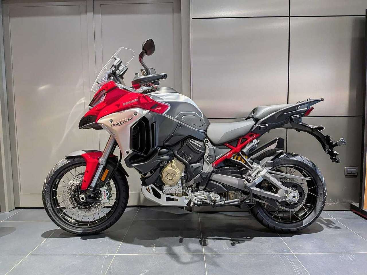 Ducati Multistrada V4 S MULTISTRADA V4 RALLY TRAVEL&RADAR RED