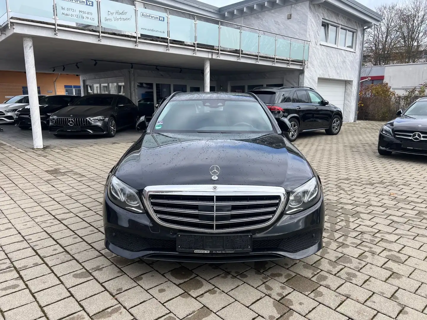 Mercedes-Benz E 220 E220d T 4Matic Distr*Pano*AHK*RCAM*Burmes Noir - 2
