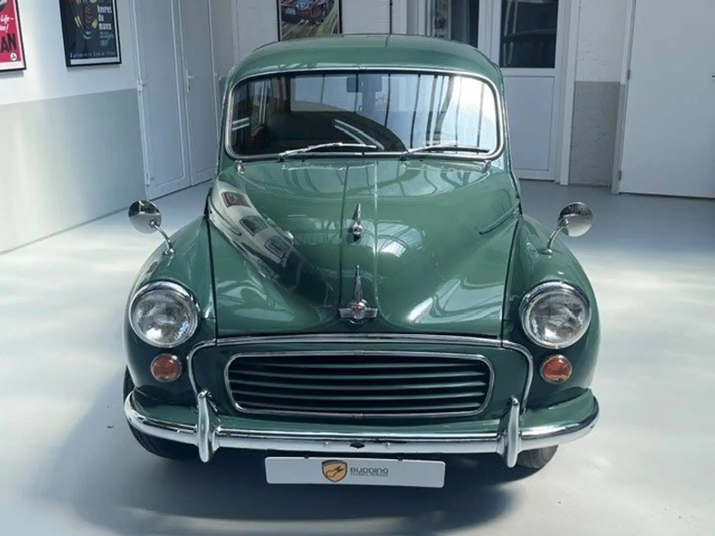Oldtimer Morris Minor Traveller Grün - 2