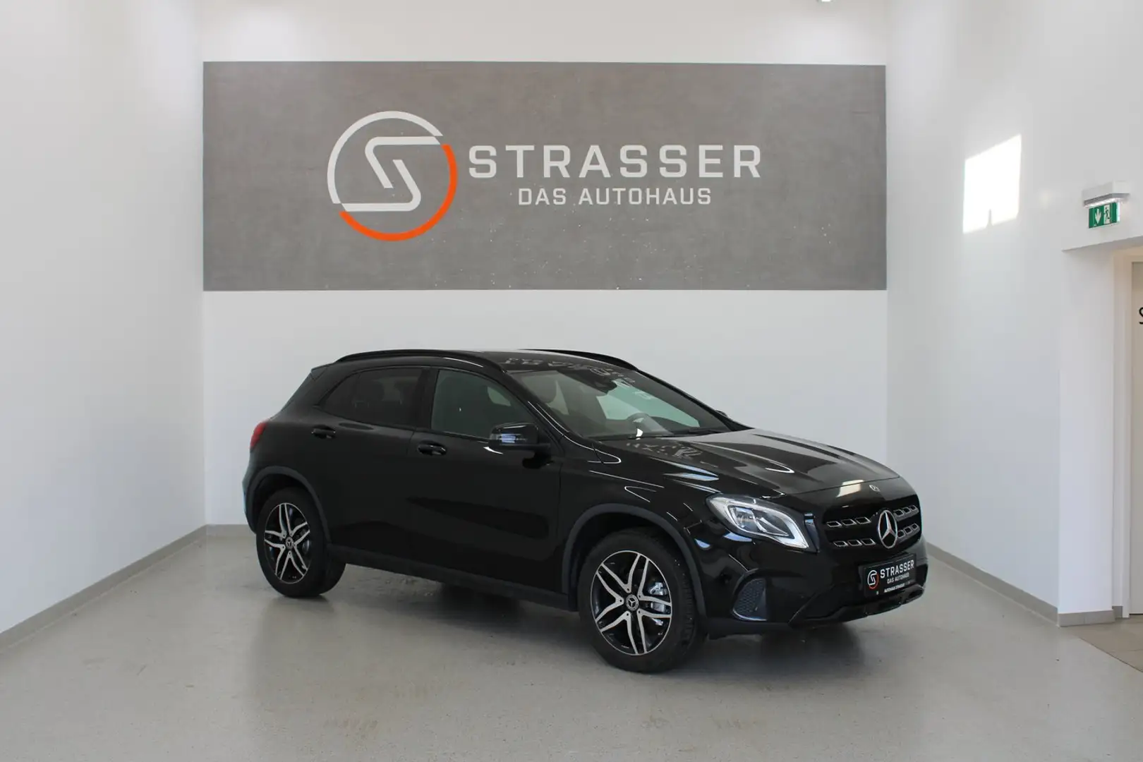 Mercedes-Benz GLA 200 200 CDI 4MATIC Aut. Schwarz - 1