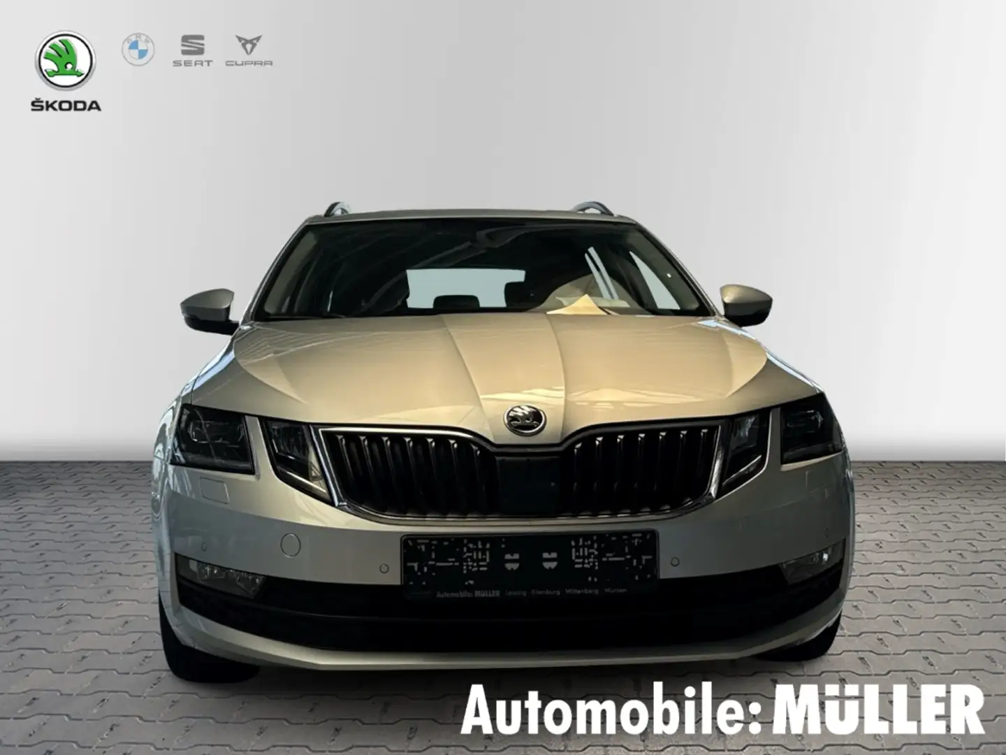 Skoda Octavia Combi 1.5TSI-150PS-AHK-Navi-LED-Abst.temp-Klimaaut Silber - 2
