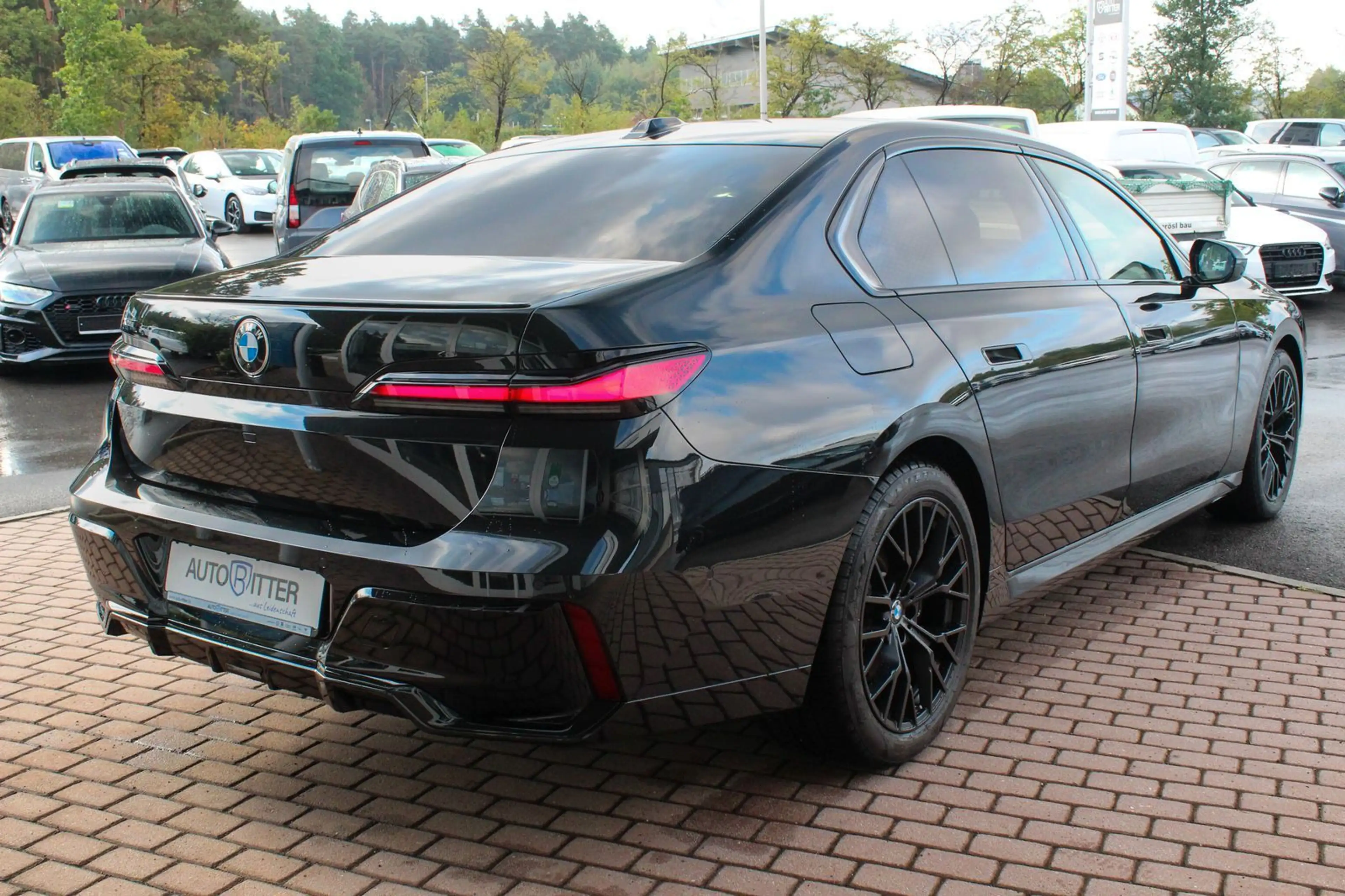 BMW 740 M Sport Pano+CarPlay+Iconic Glow+B&W Sound — photo 4