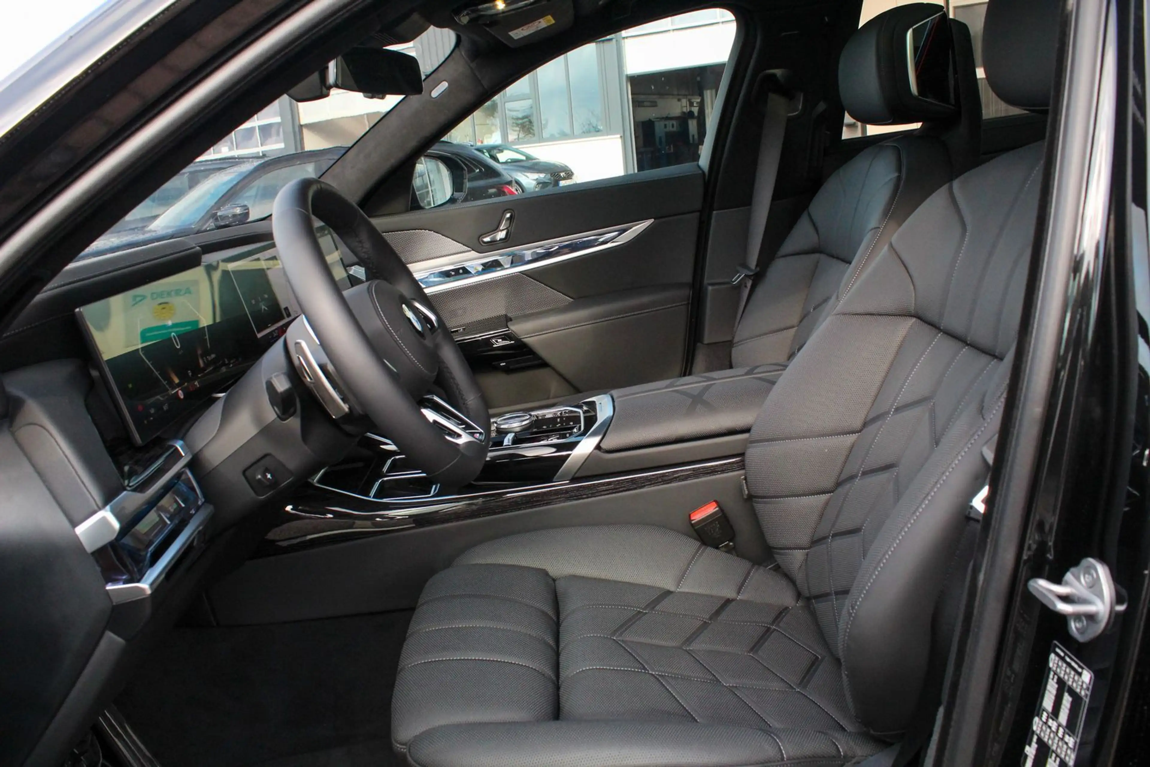 BMW 740 M Sport Pano+CarPlay+Iconic Glow+B&W Sound — photo 7