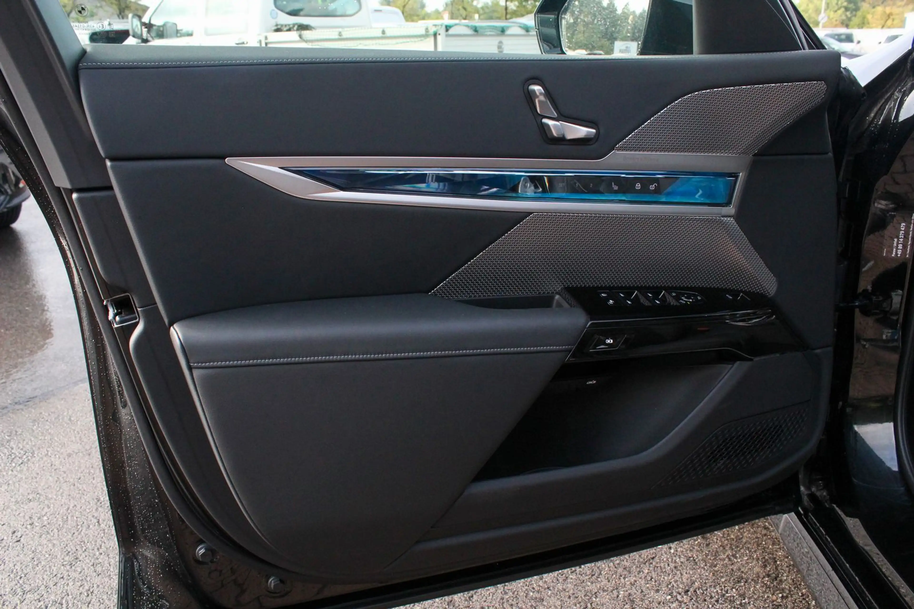 BMW 740 M Sport Pano+CarPlay+Iconic Glow+B&W Sound — photo 14