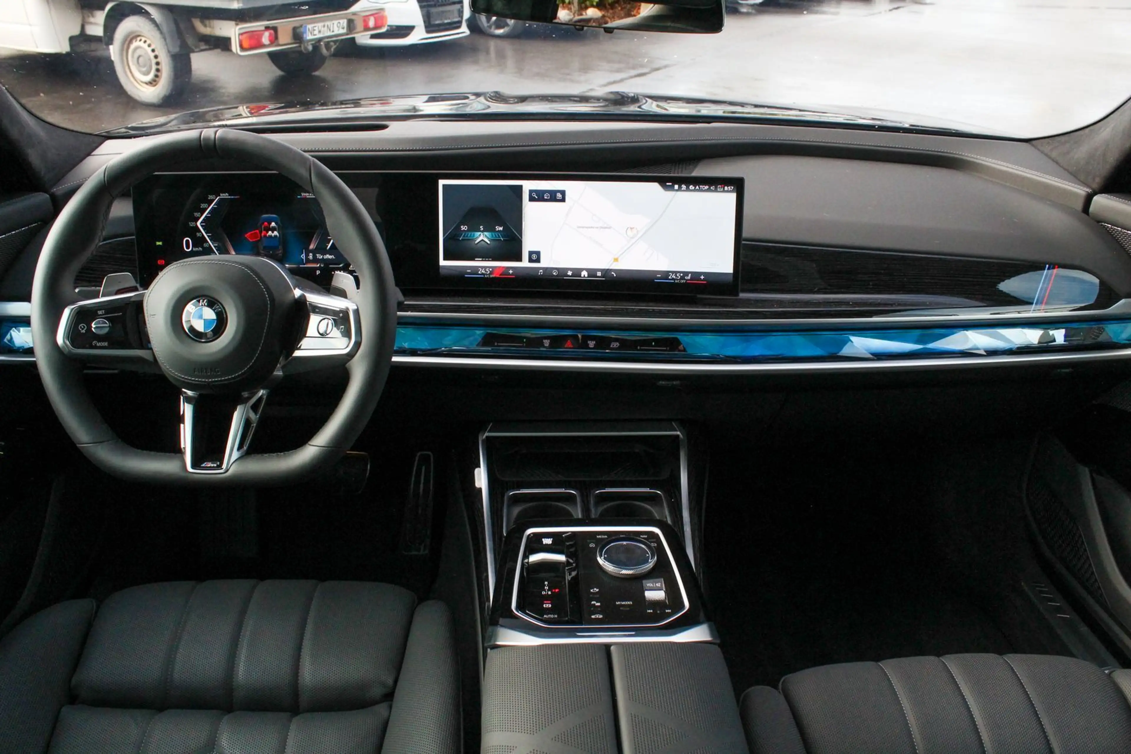 BMW 740 M Sport Pano+CarPlay+Iconic Glow+B&W Sound — photo 10