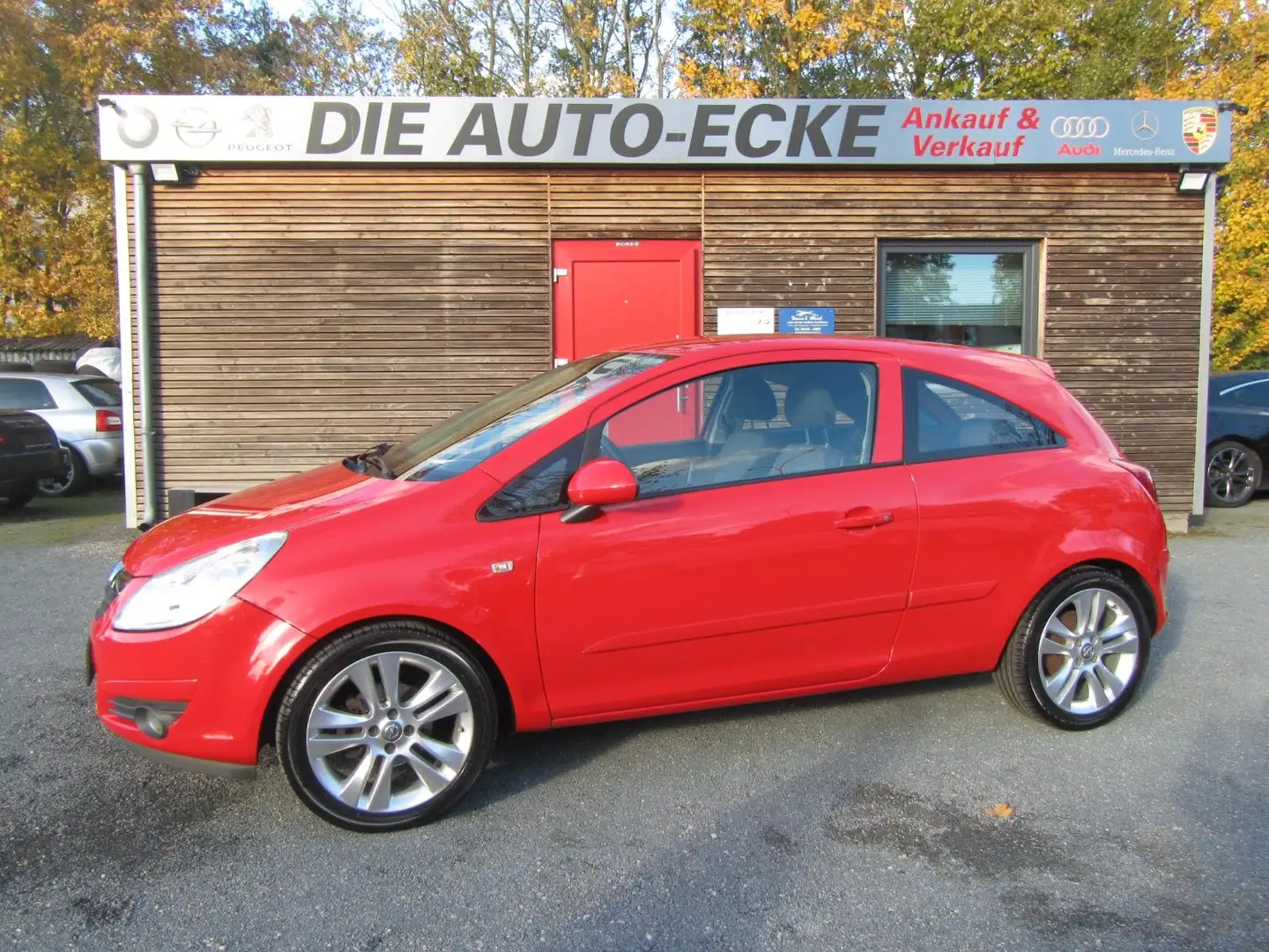 Opel Corsa D 1.4 CATCH ME Rouge - 1
