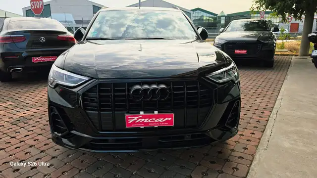 Audi Q3 view 13