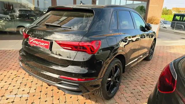 Audi Q3 view 5