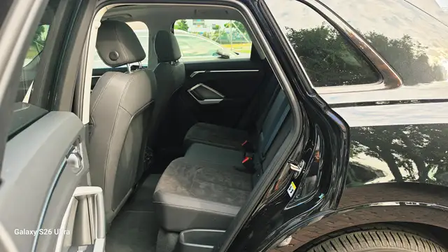 Audi Q3 view 6