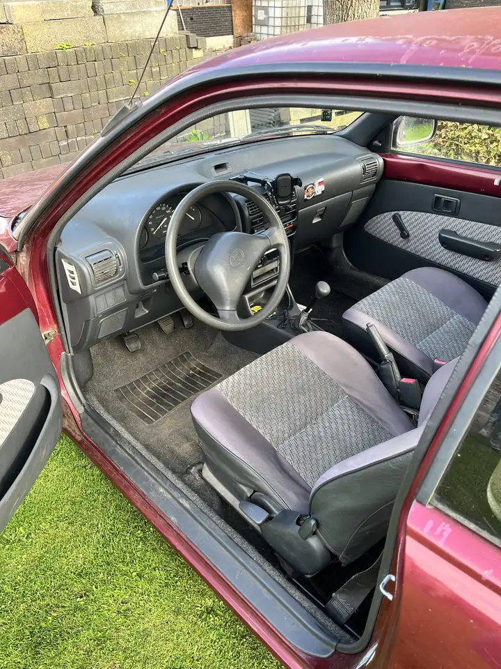 Toyota Starlet 1.3 XLi, foto 4