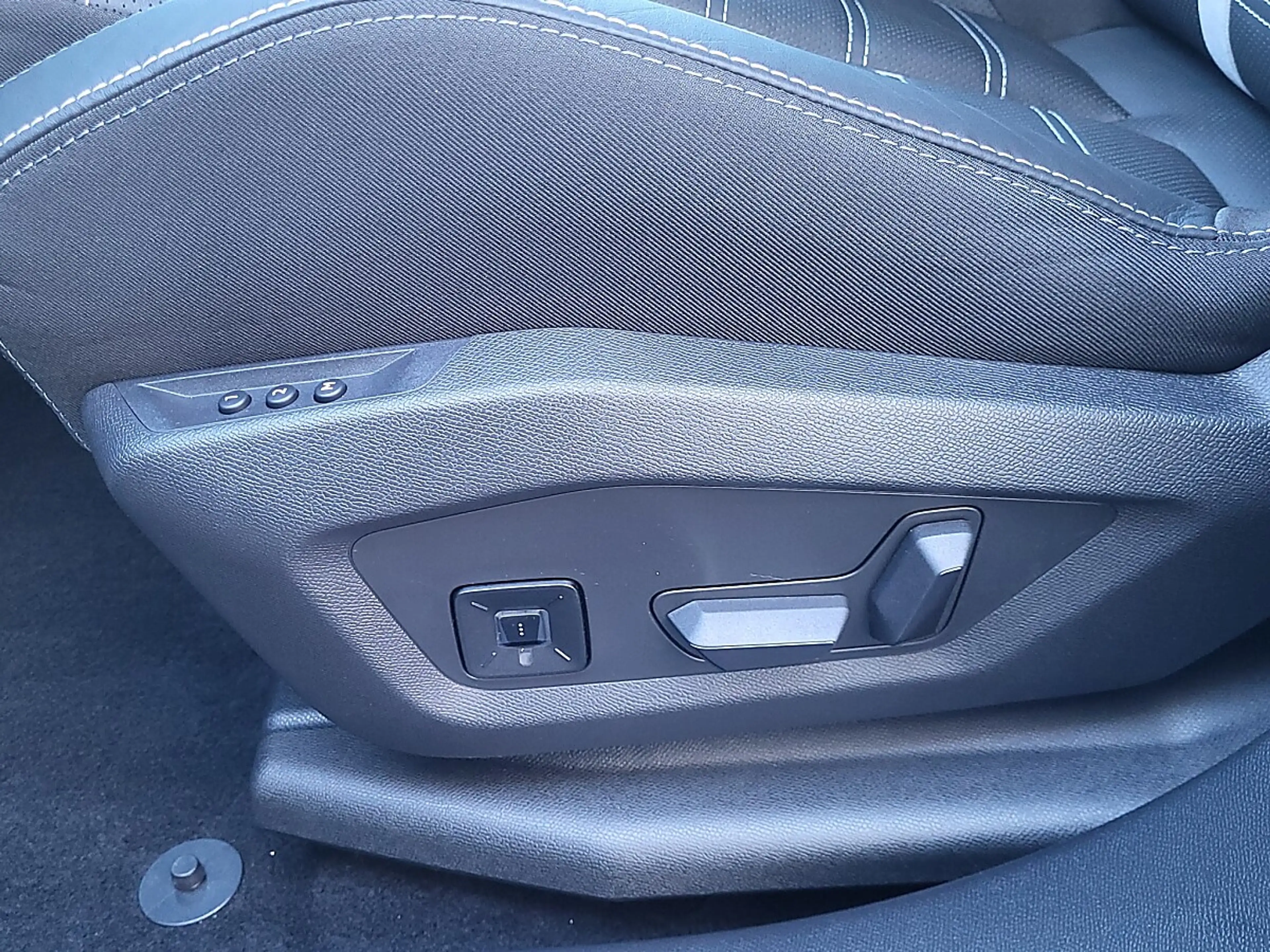Opel Grandland GS-Line — photo 11