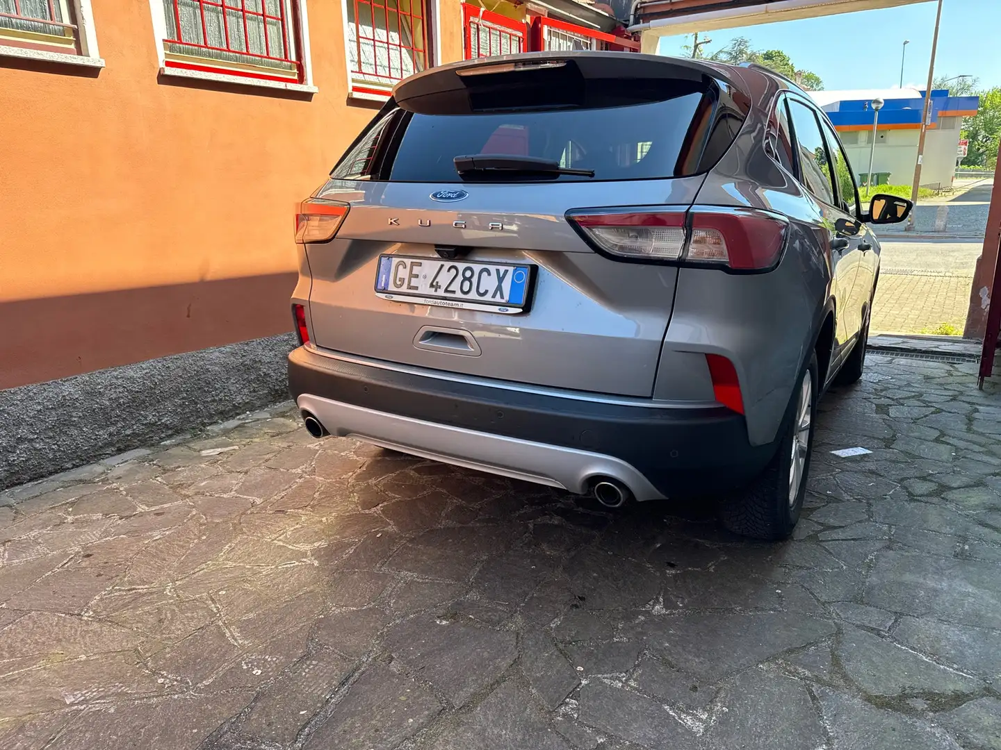 Ford Kuga 1.5 ecoblue Titanium Business 2wd 120cv auto Argento - 2