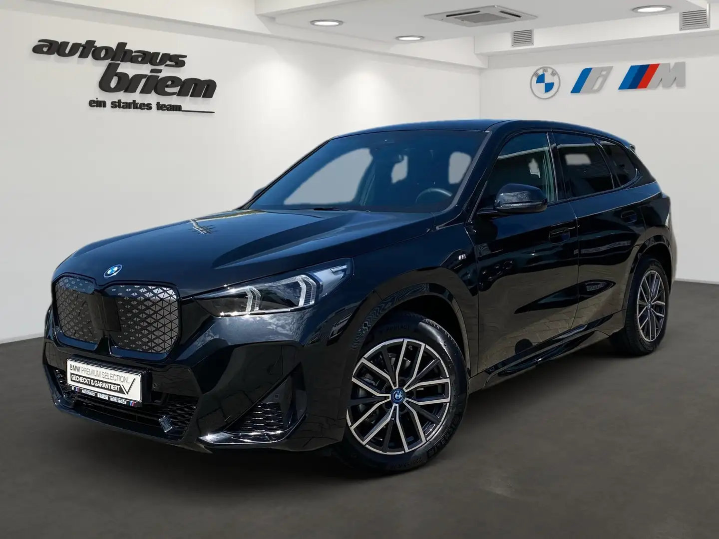BMW iX1 eDrive20 M Sportpaket Noir - 1