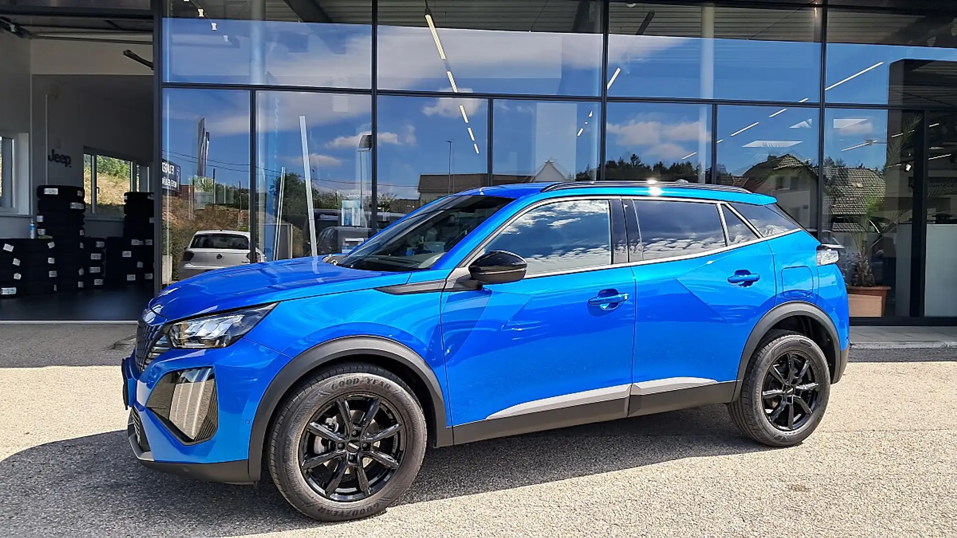 Peugeot 2008 Benzin 100 S&S Allure 6-Gang-Manuell Blau - 2