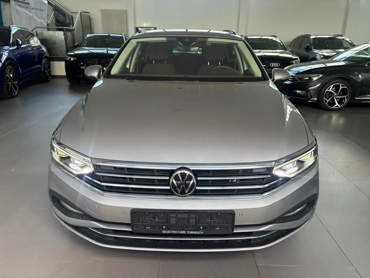 Volkswagen Passat Variant 2.0 Tdi DSG AID/MATRIX/AHK Zilver - 2
