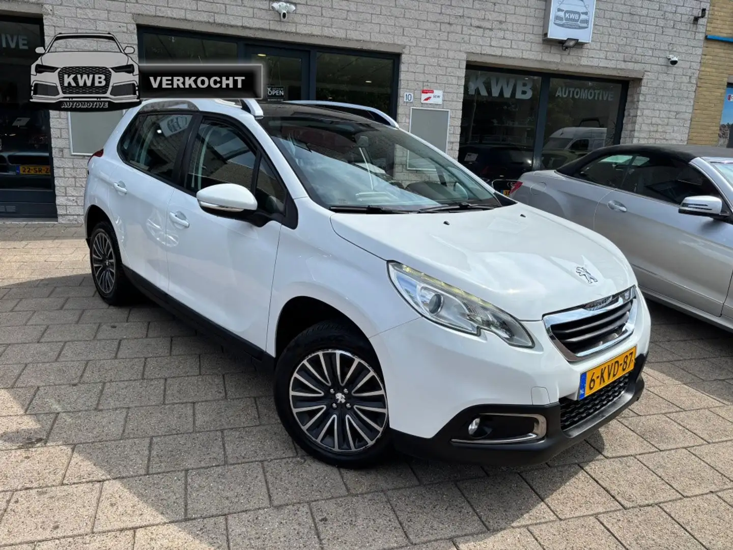 Peugeot 2008 1.2 VTi Trekhaak Navi Pano Beurt NAP Blanco - 1