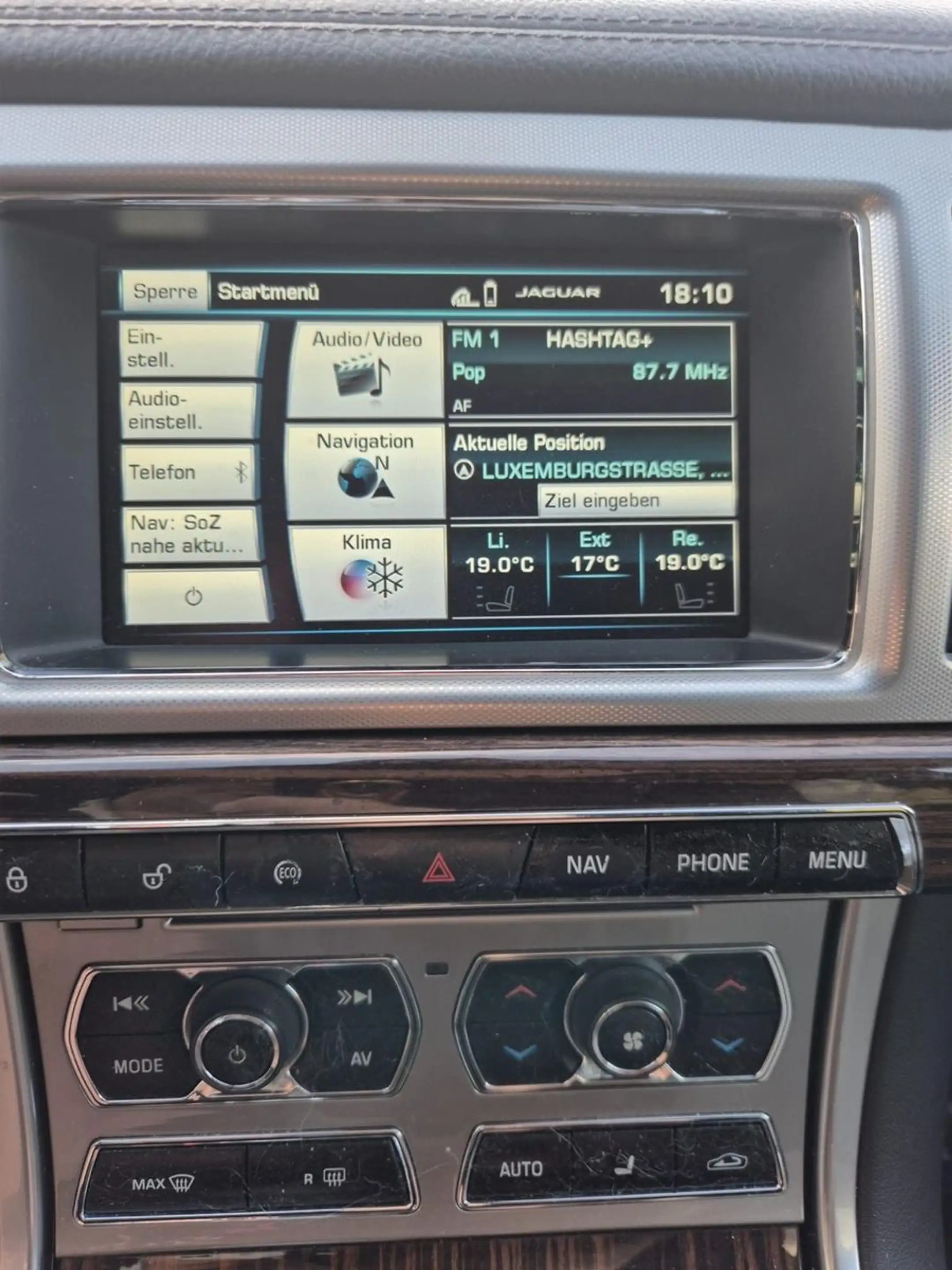 Jaguar XF Sportbrake 3.0 V6 Diesel — photo 15