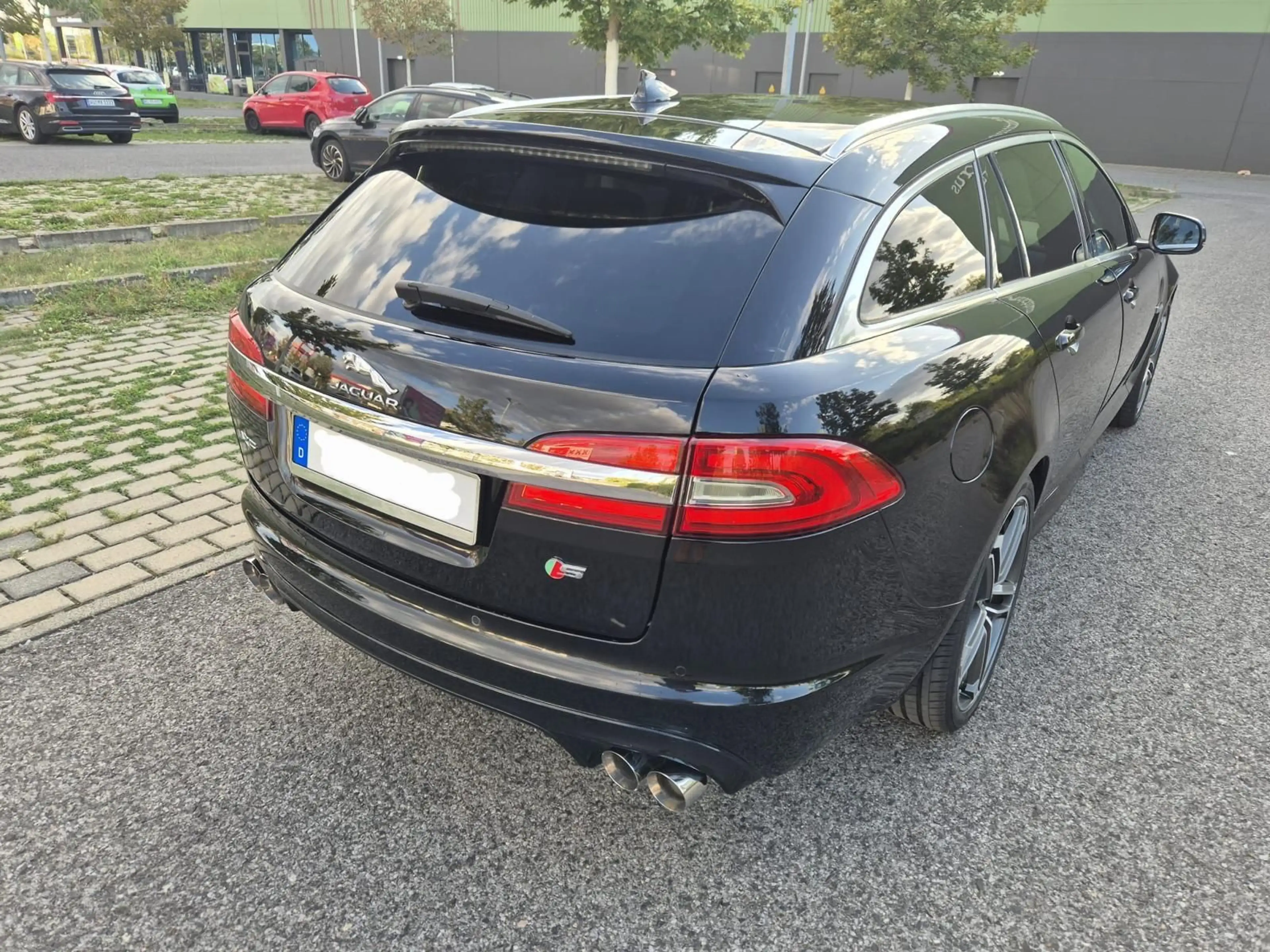 Jaguar XF Sportbrake 3.0 V6 Diesel — photo 10