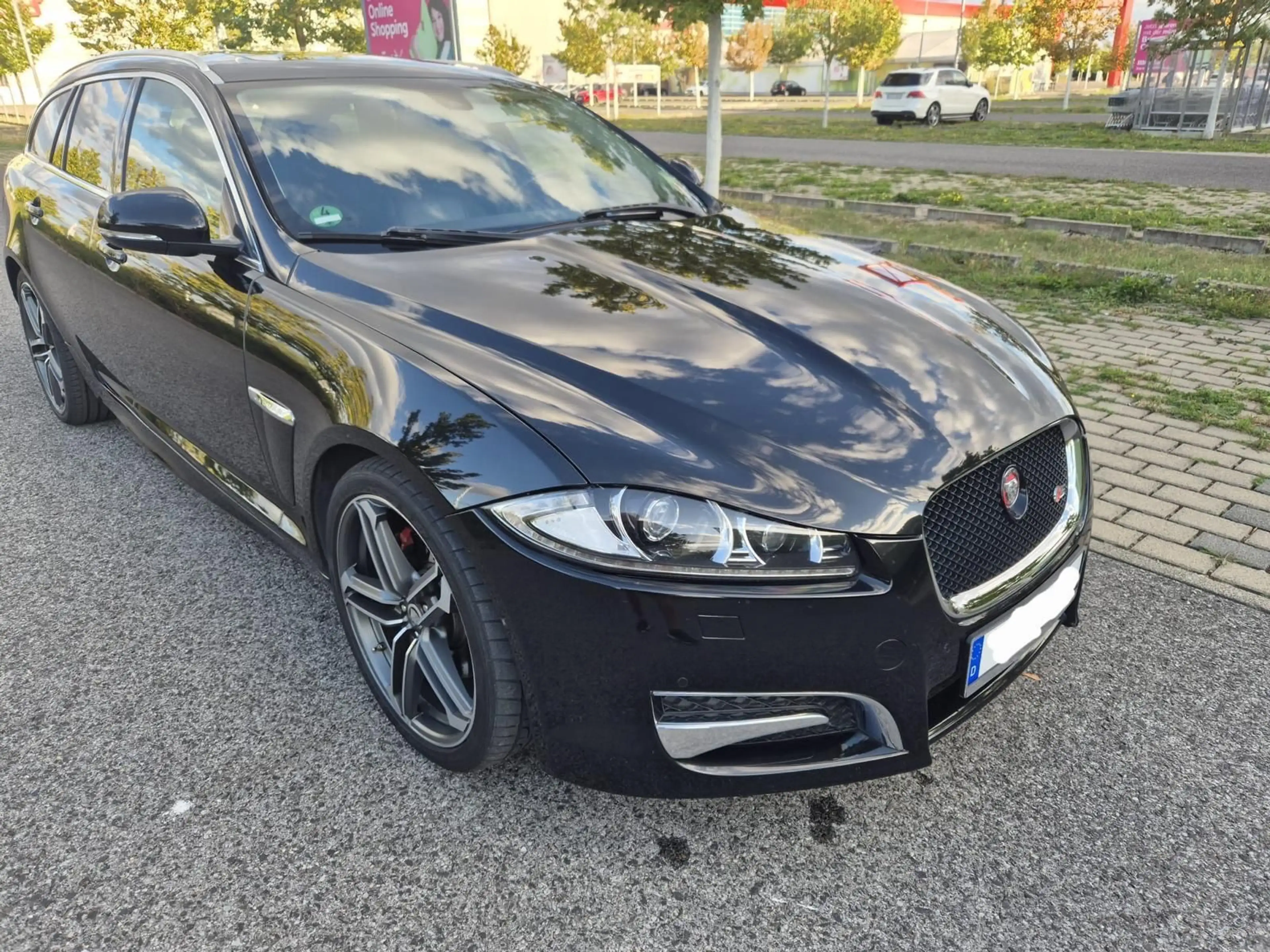 Jaguar XF Sportbrake 3.0 V6 Diesel — photo 12