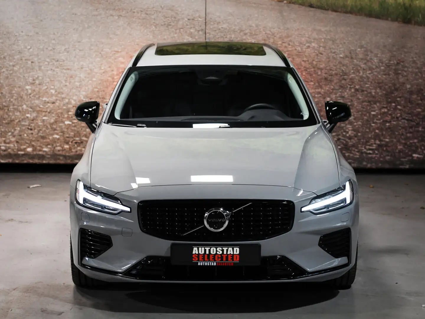 Volvo V60 T6 AWD DARK PLUS Gris - 2