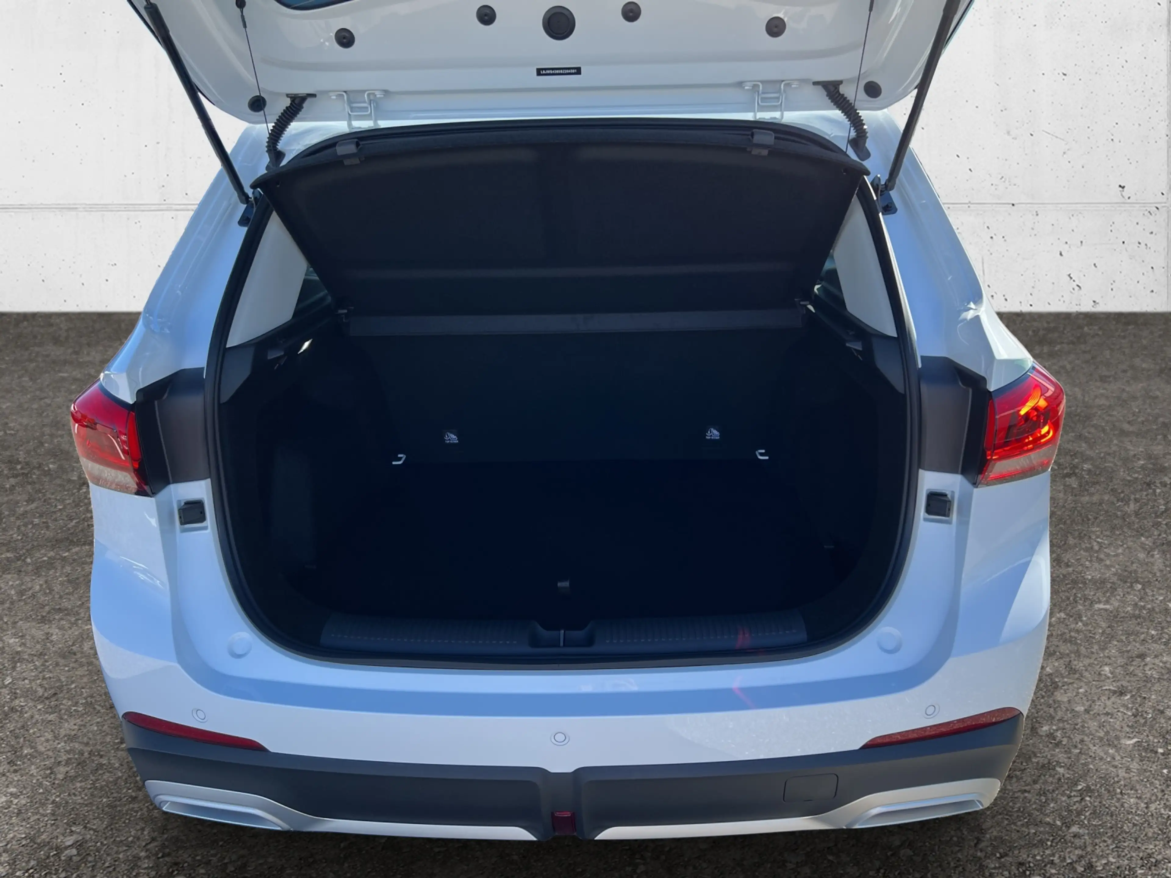 MG ZS Hybrid+ Luxury FWD 5tg. - PANORAMADACH — photo 4