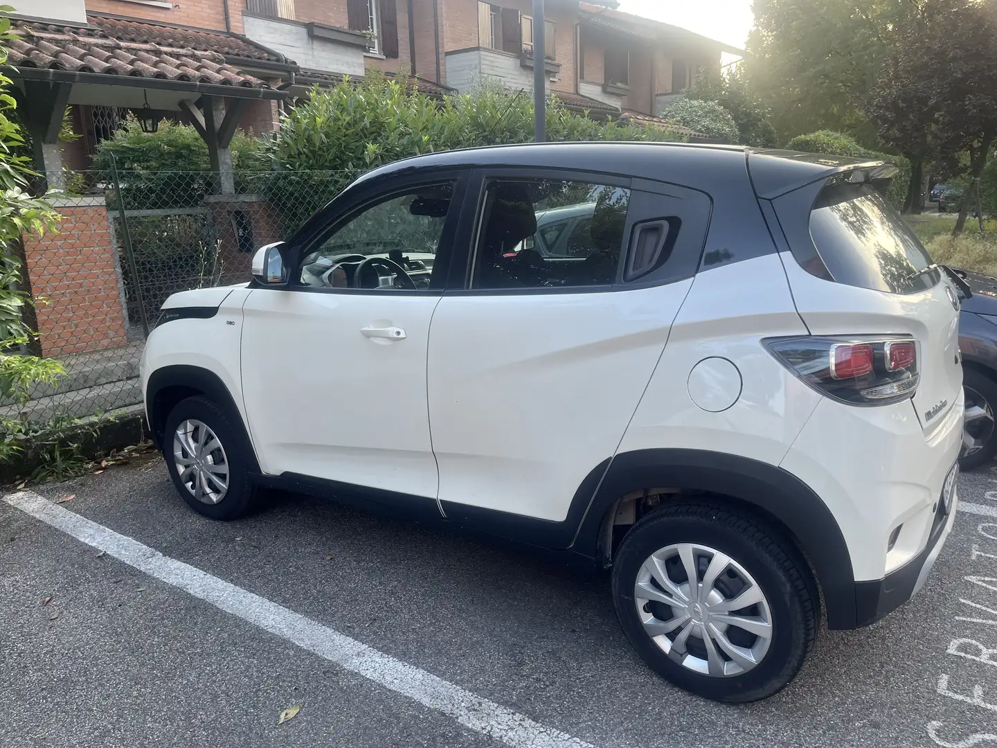 Mahindra KUV100 1.2 K6+ m-bifuel - 2