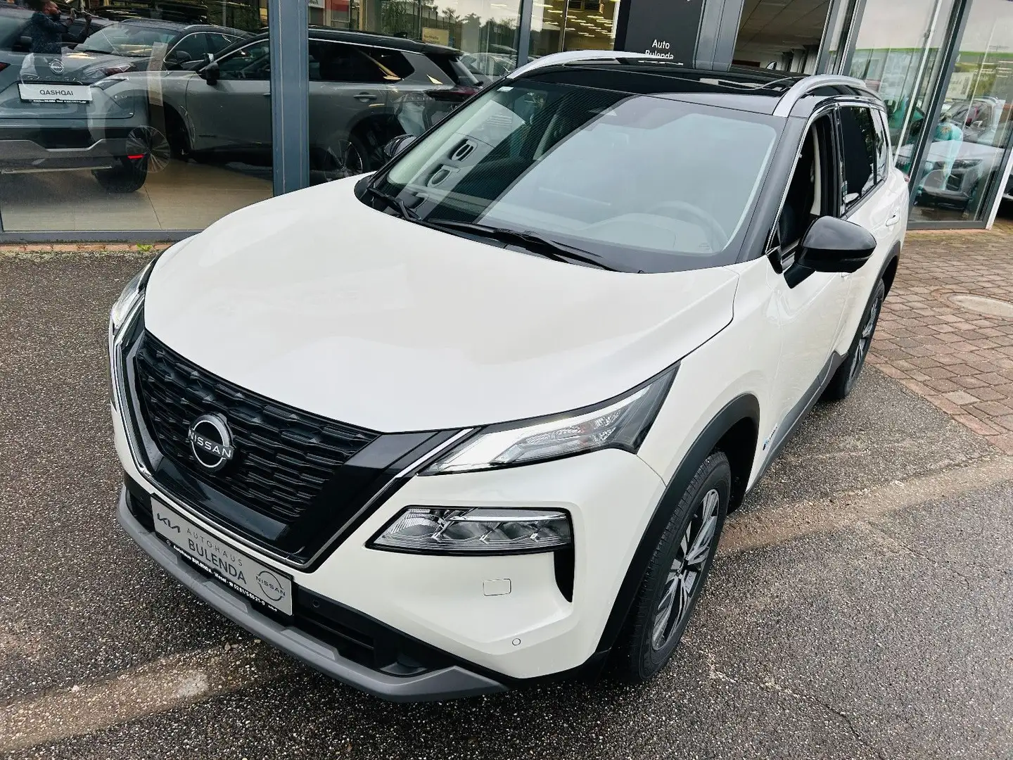Nissan X-Trail X-TRAIL 1.5 VC-T e-4ORCE 213 PS 4x4 N-Connecta Weiß - 2