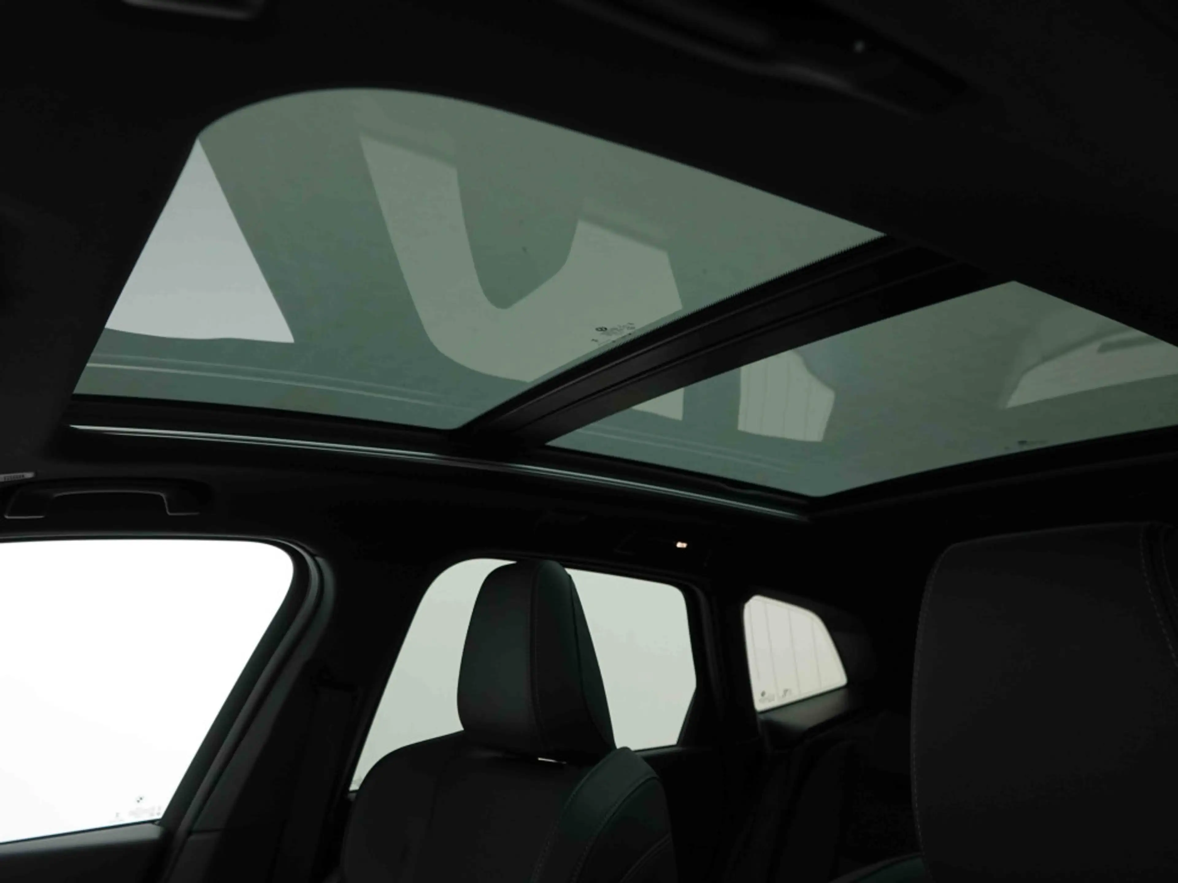 BMW 225 225e PHEV 245 | EV Range 85km | xDrive | Active Tourer | M Sport | Pano | Leather | Head Up — photo 10