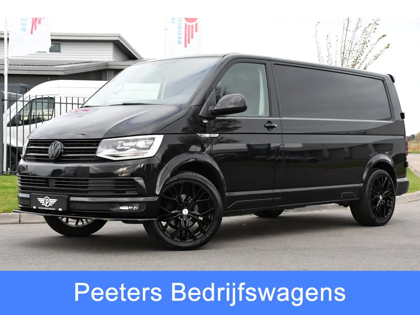 Volkswagen T6 Transporter 2.0 TDI L2H1 Black Edition Highline Adaptieve Crui Zwart - 1