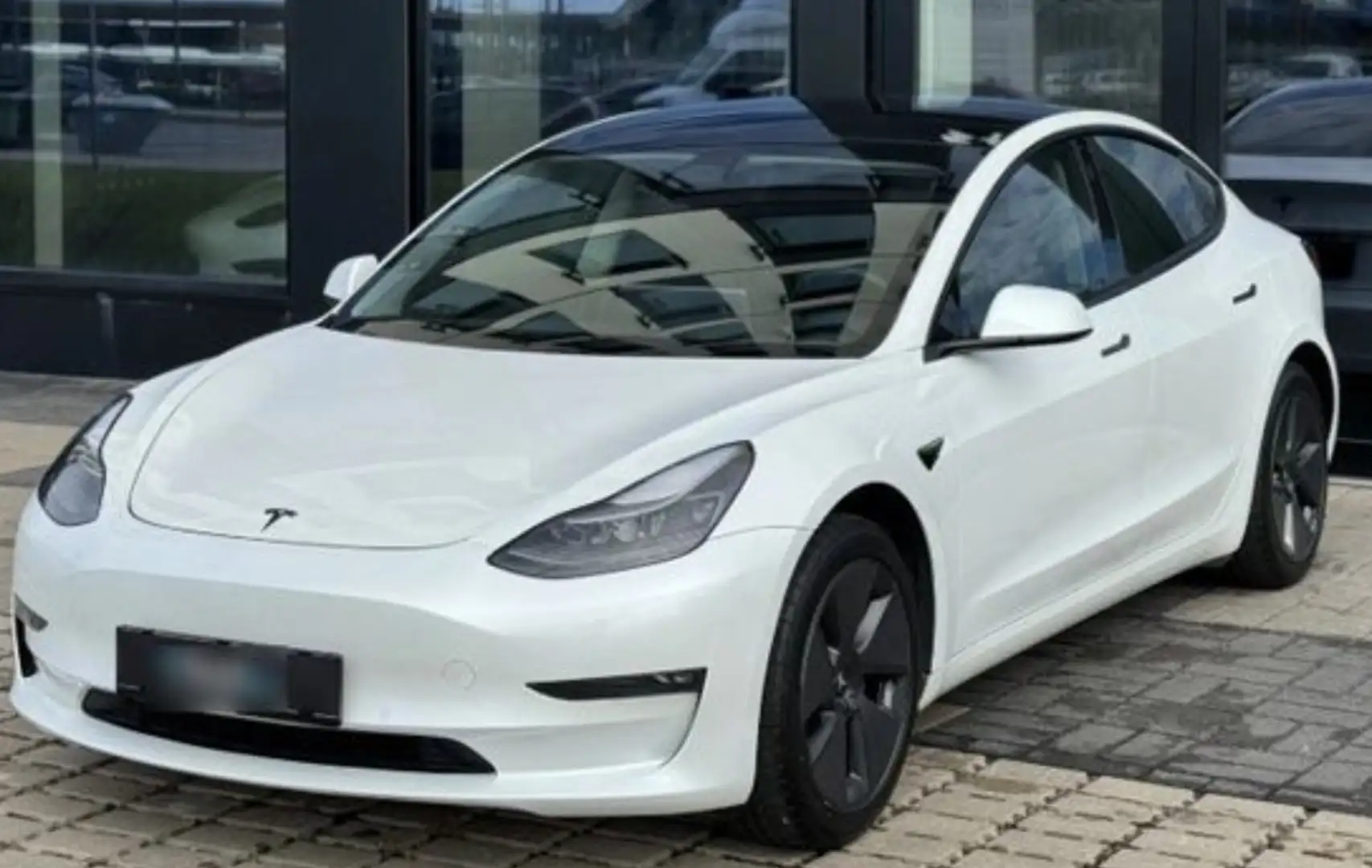 Tesla Model 3 Standard Range Plus + AutoPiLot! - 1