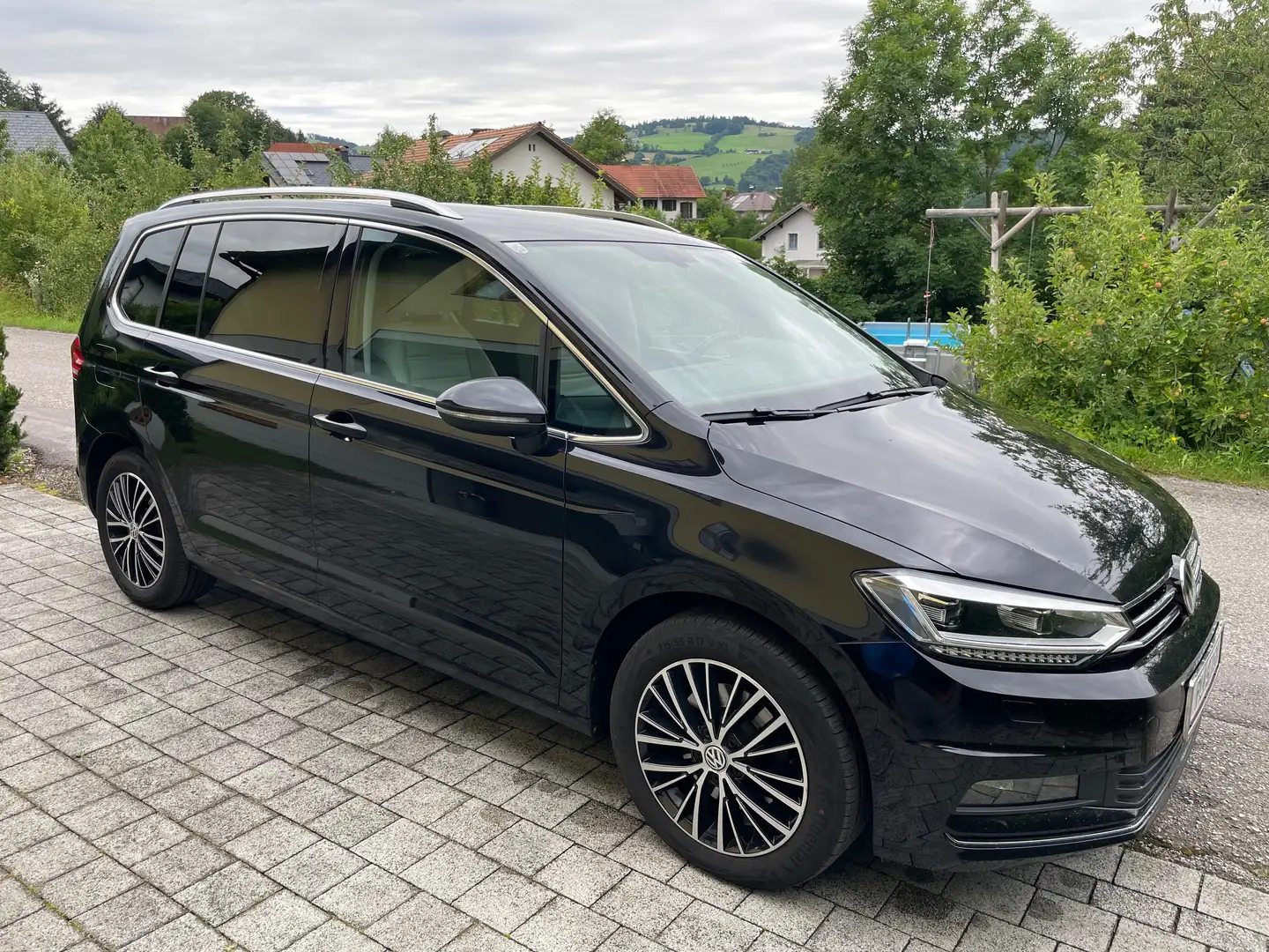 Volkswagen Touran Touran Highline 2,0 SCR TDI DSG Highline Schwarz - 1