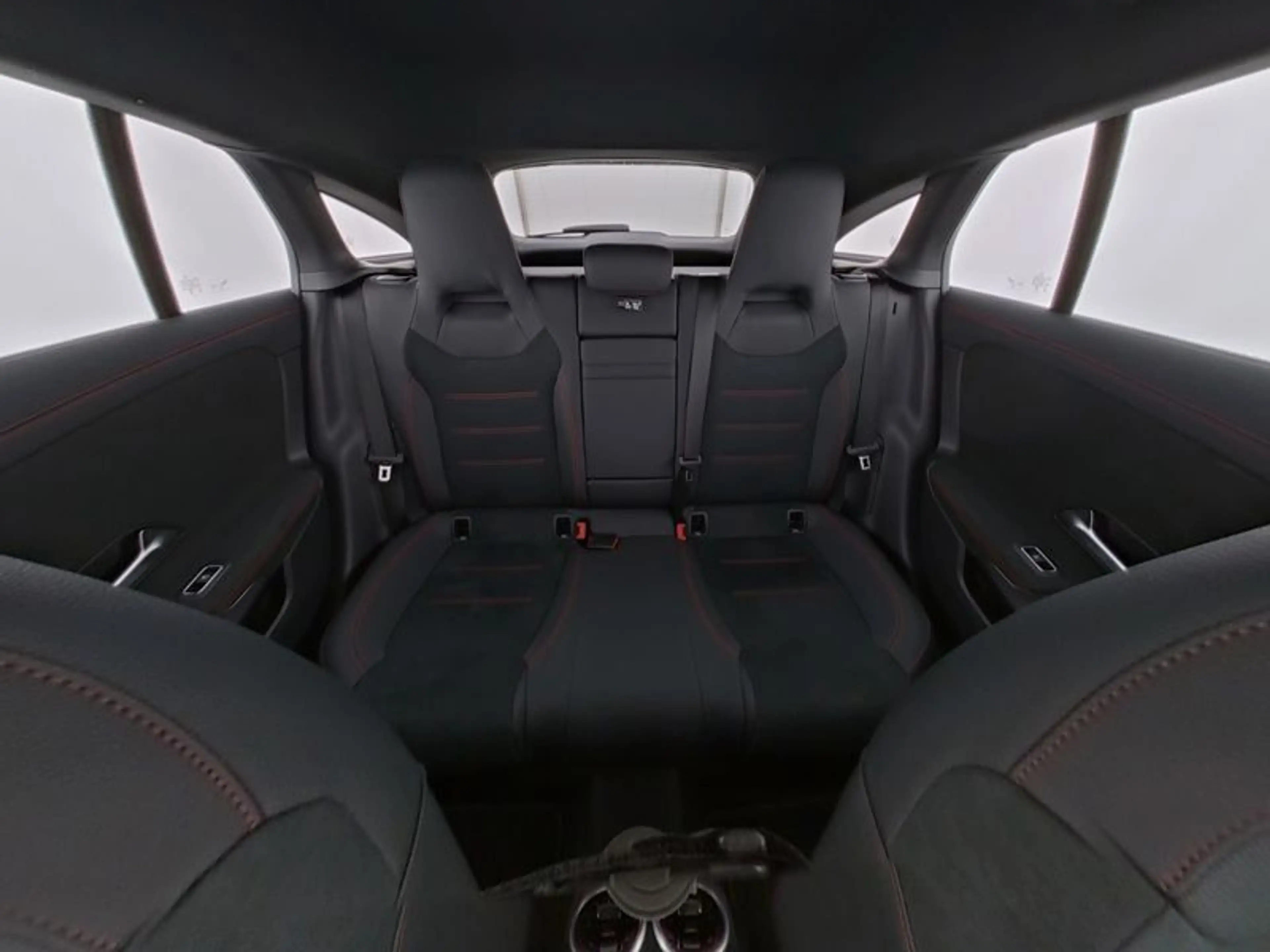 Mercedes-Benz CLA 200 AMG PLUS*AHK*Pano*HUD*360°*MultiBeam* — photo 8