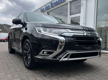 Outlander 2.4 4WD Plug-In Hybrid Top