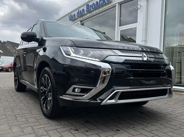 Mitsubishi Outlander Outlander 2.4 4WD Plug-In Hybrid Top