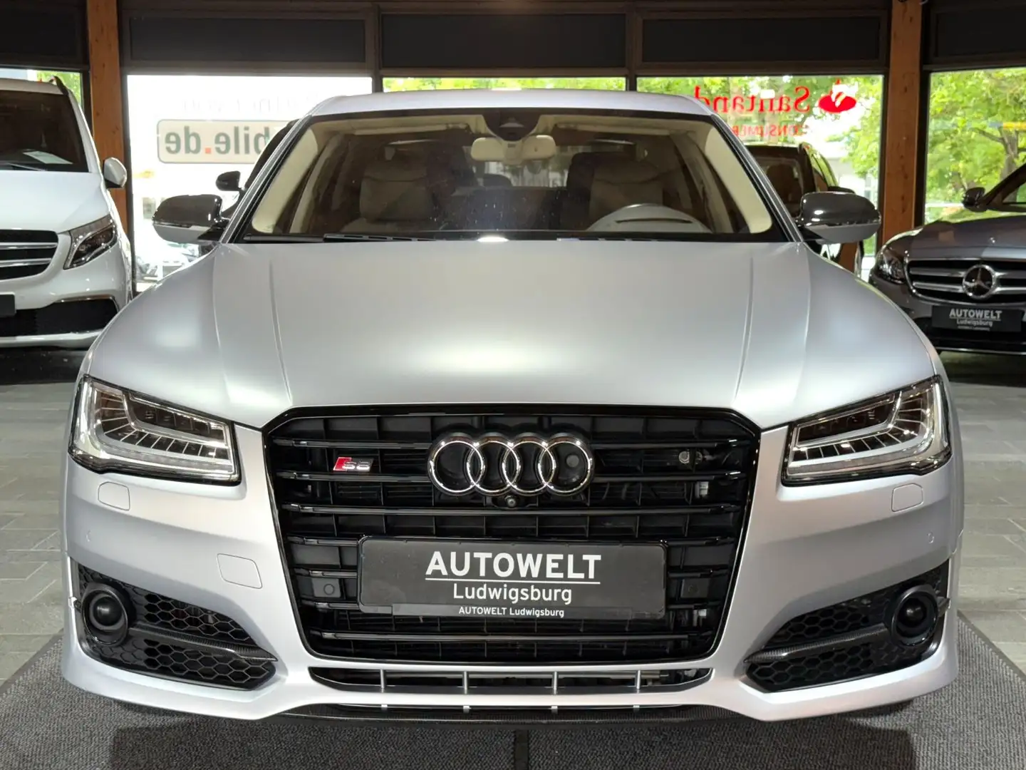 Audi S8 4.0 TFSI quattro plus Silber - 2