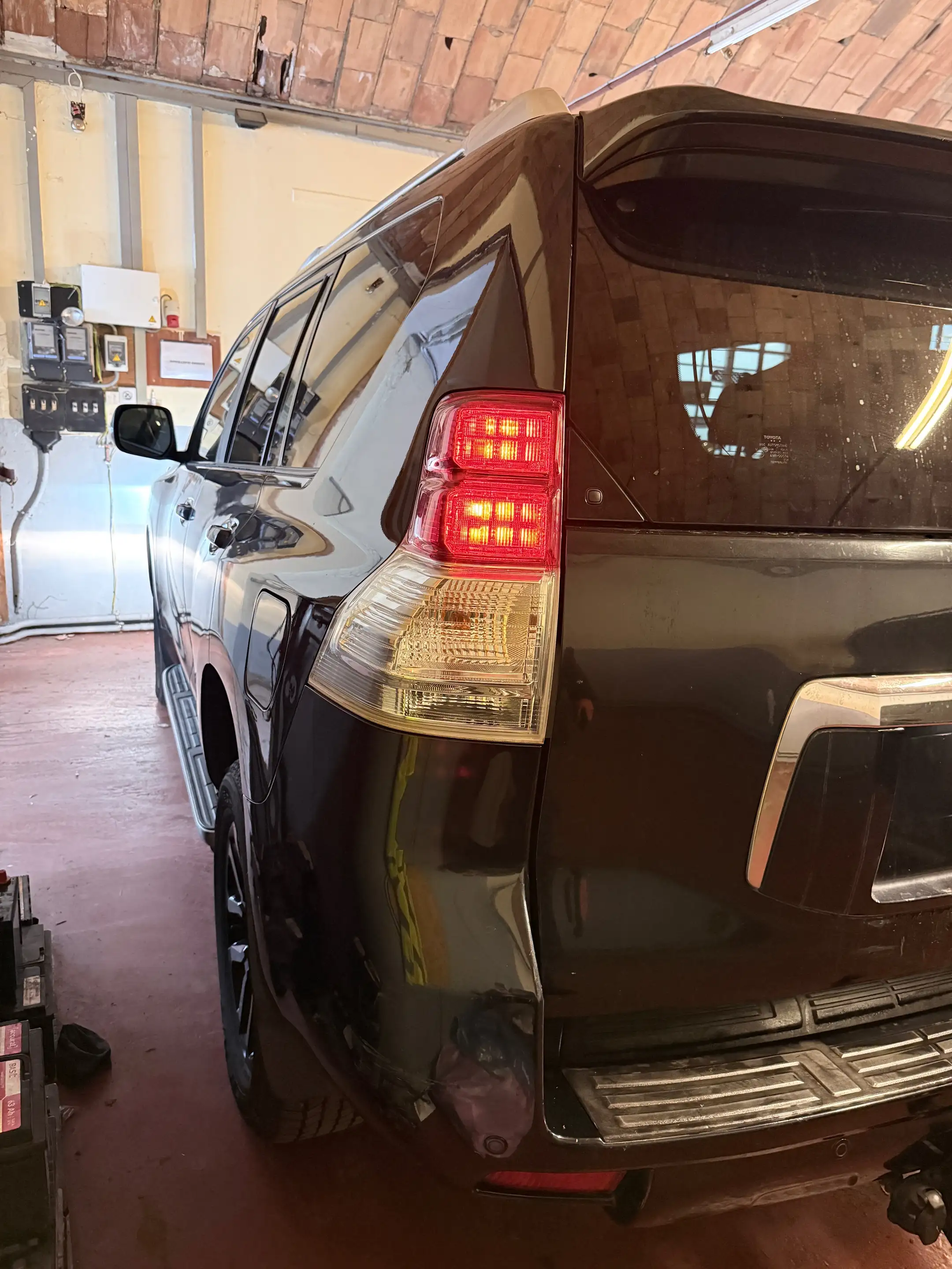 Toyota Land Cruiser Prado VX — photo 6